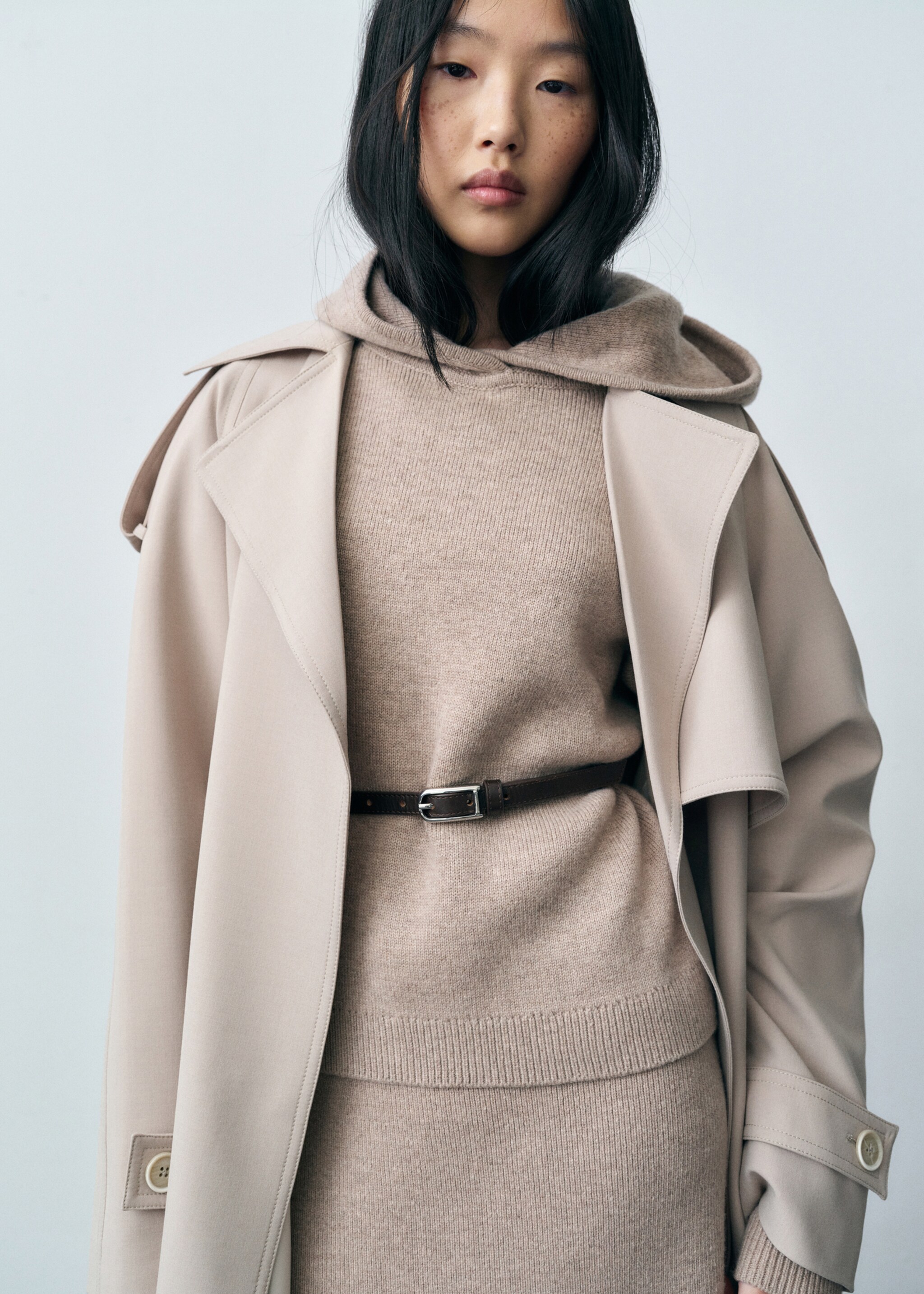 Svetr s kapucí ze směsi vlny - Detail zboží 2, Písková. Ref: 87053283-00.