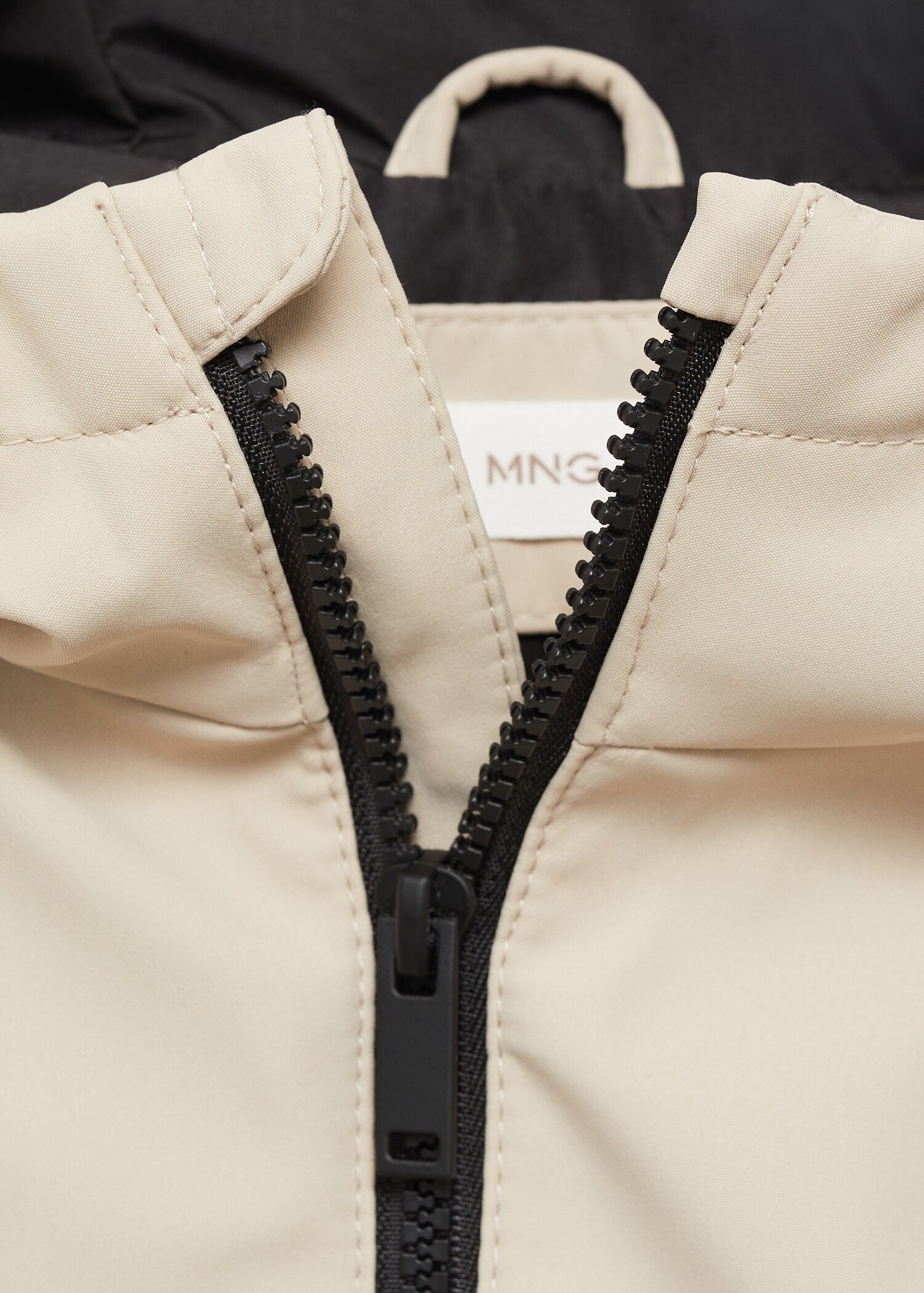 Hooded parka with pocket - Details of the article 8