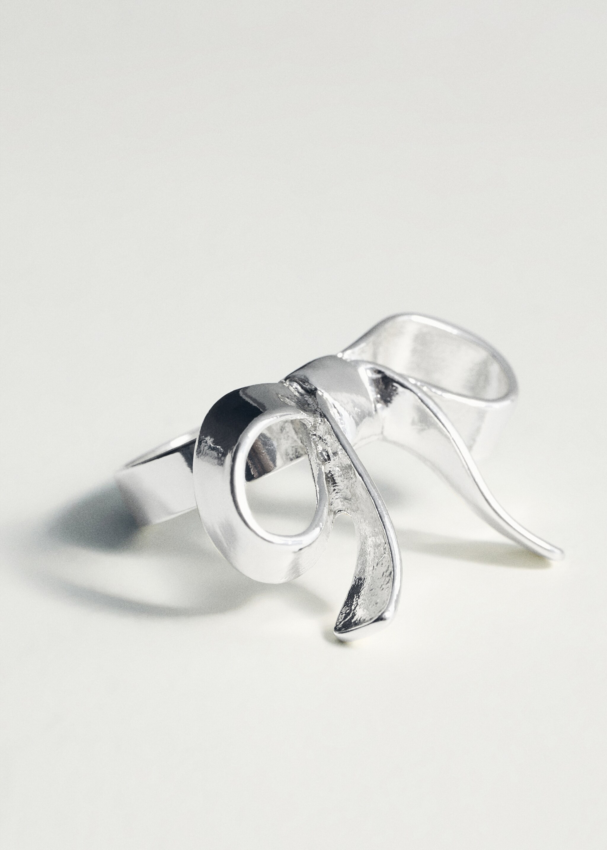 Bow ring - Details of the article 5, Silver. Ref: 87053287-00.