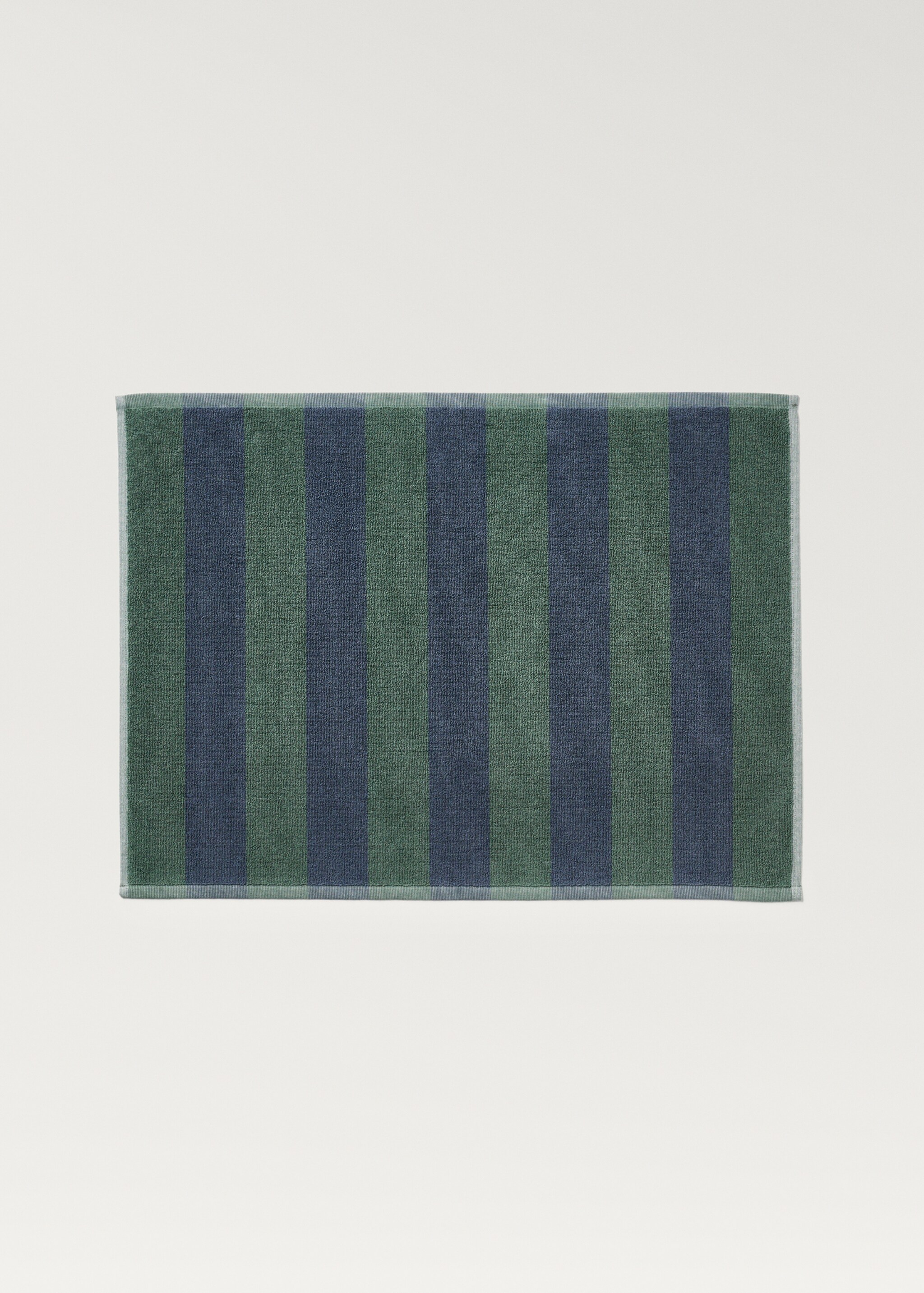 Tapis de bain rayures bicolores - Article sans modèle, Bleu. Ref: 87053295-00.