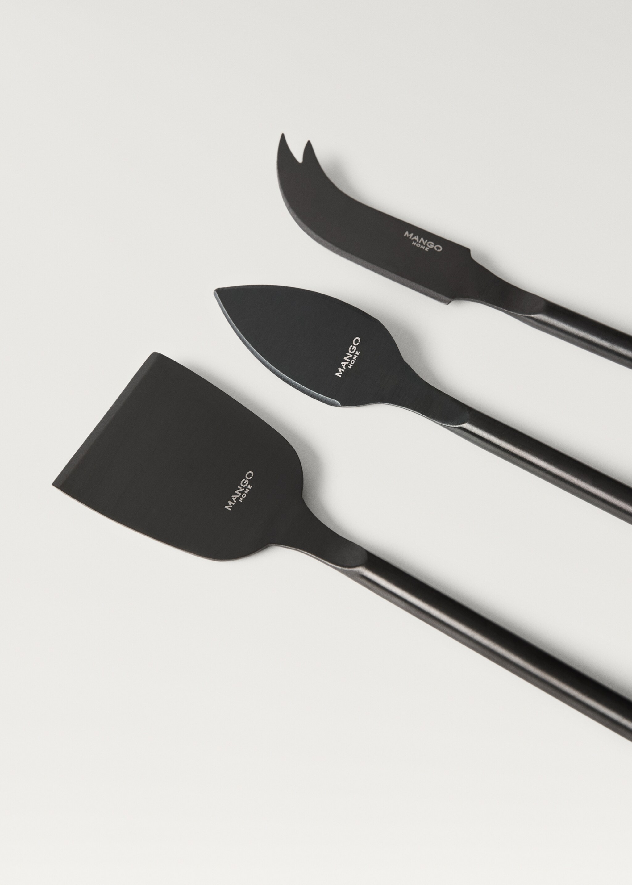 Set of 3 matte steel cheese knives - Details of the article 1, Black. Ref: 87053297-00.