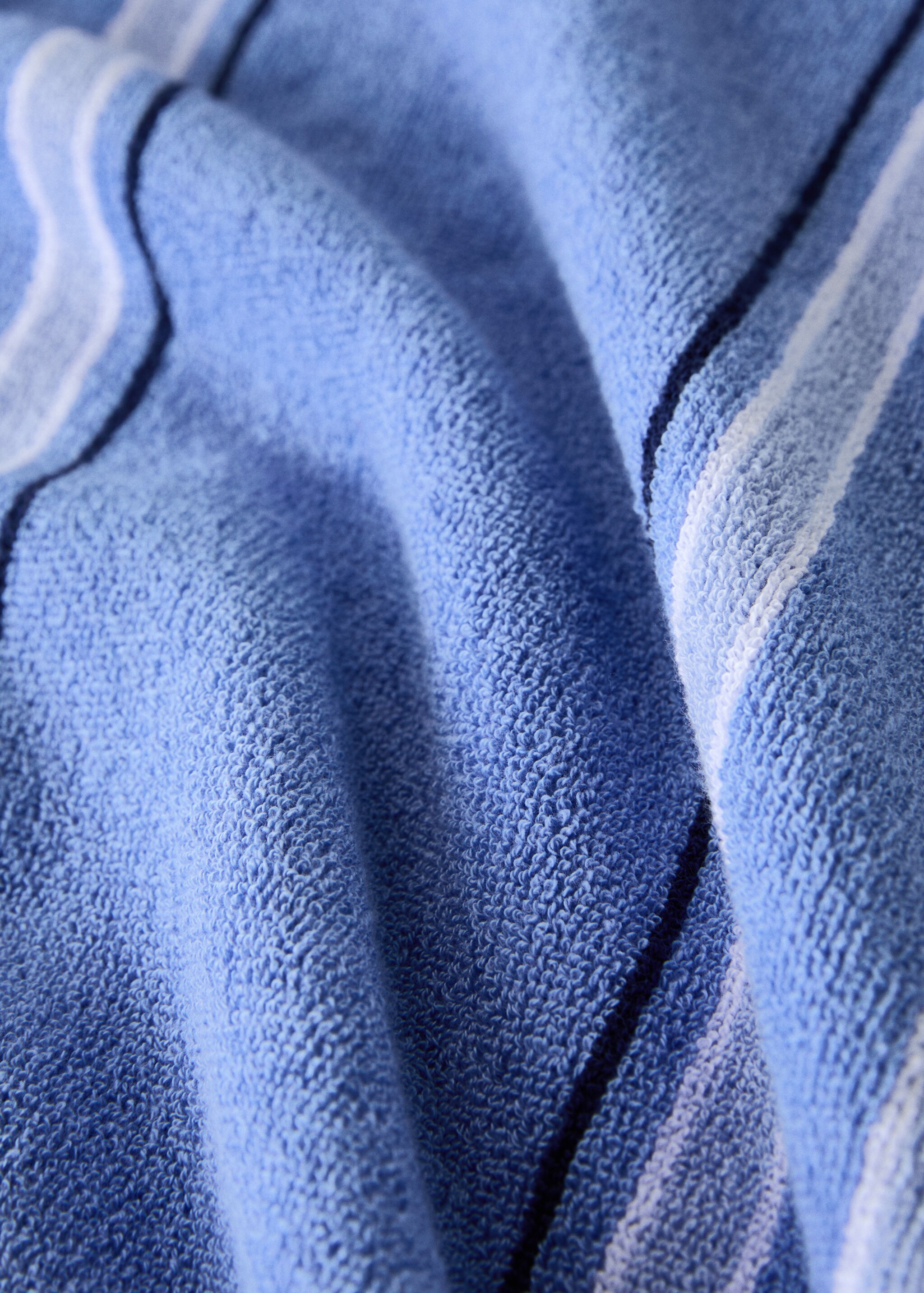 Multi-coloured striped beach towel - Details of the article 2, Blue. Ref: 87053657-00.