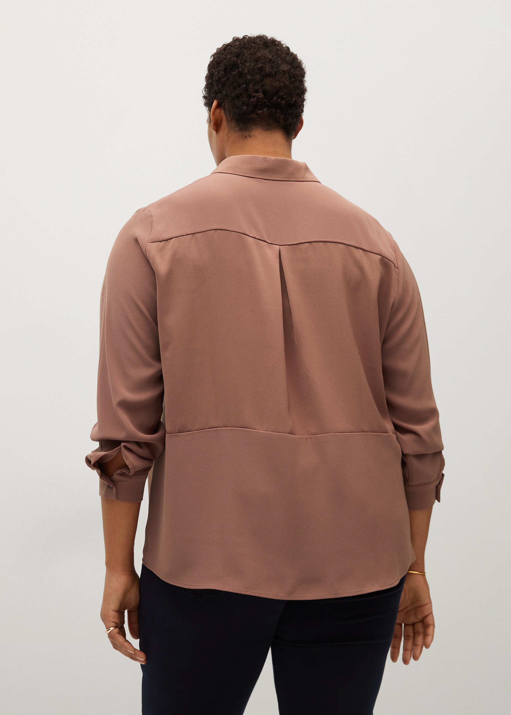 Blusa fluida combinada - Reverso del artículo