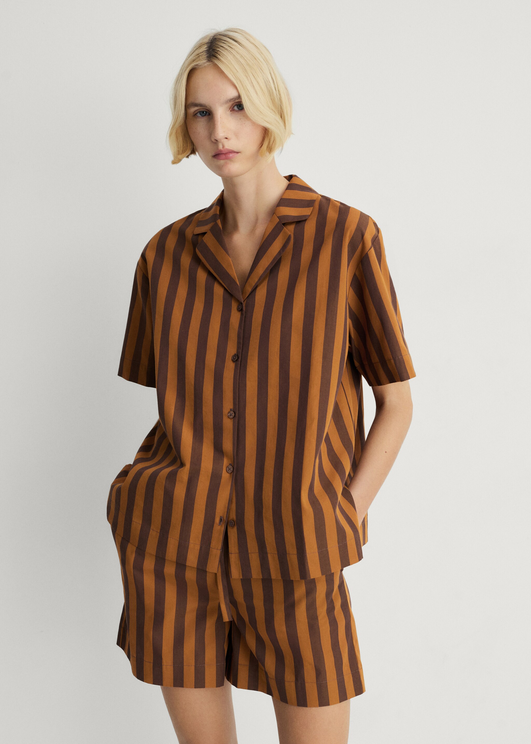 Two-tone woven striped short shirt - Medium plane, Brown. Ref: 87054067-00.