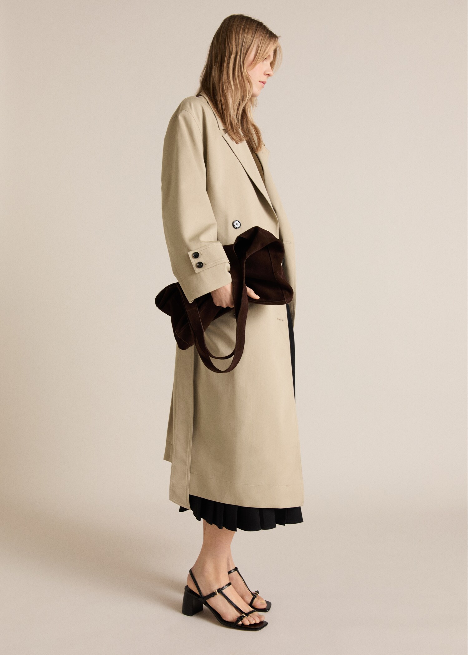 Long oversized double-breasted trench coat - Details of the article 2