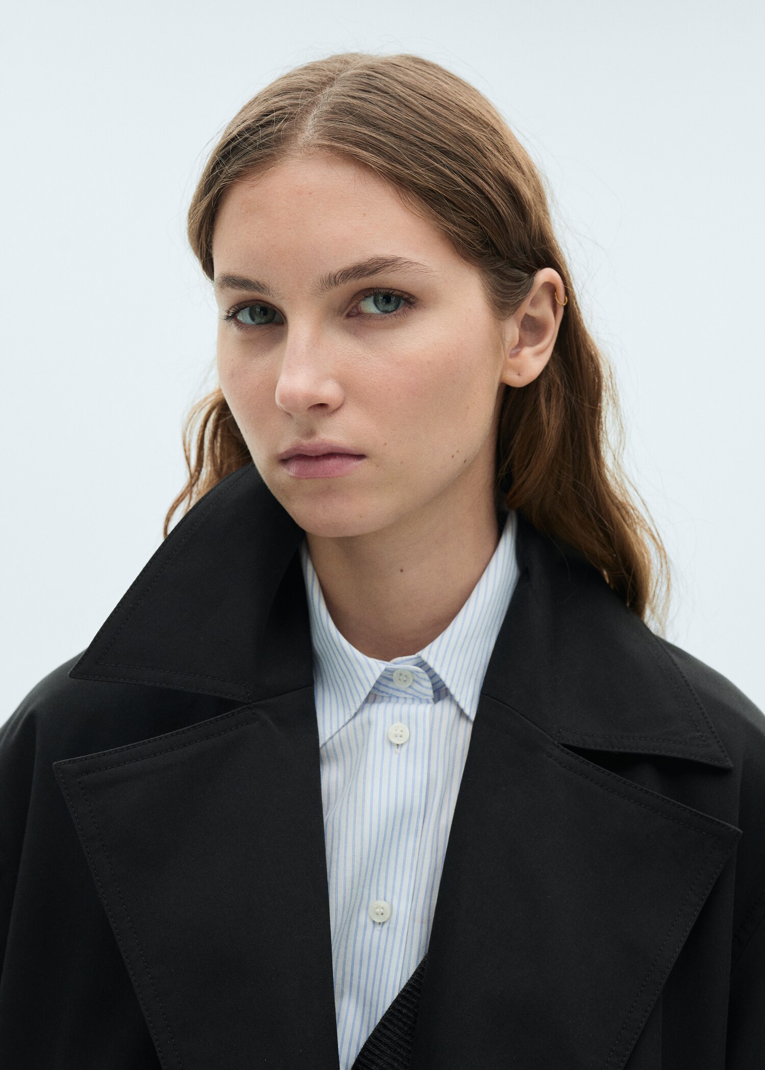 Long oversized double-breasted trench coat - Details of the article 1