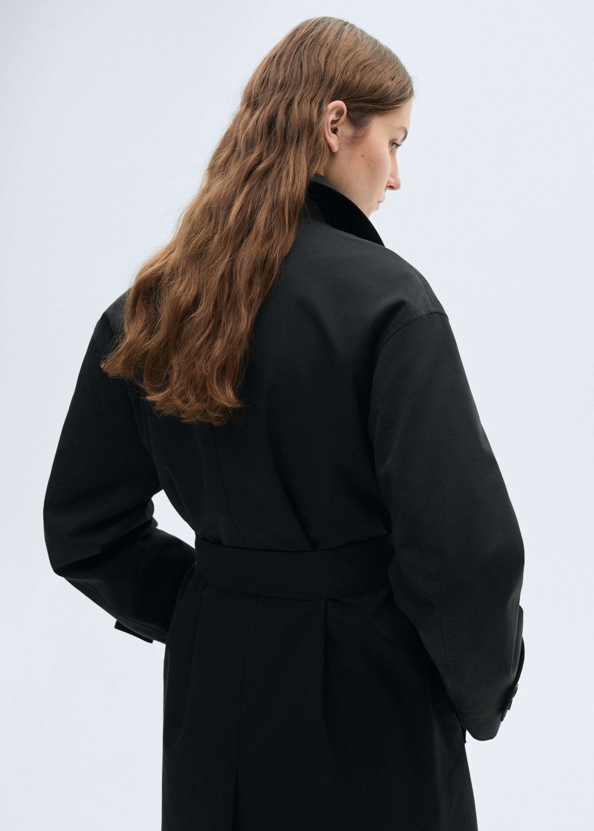 Long oversized double-breasted trench coat - Details of the article 2, Black. Ref: 87054076-00.
