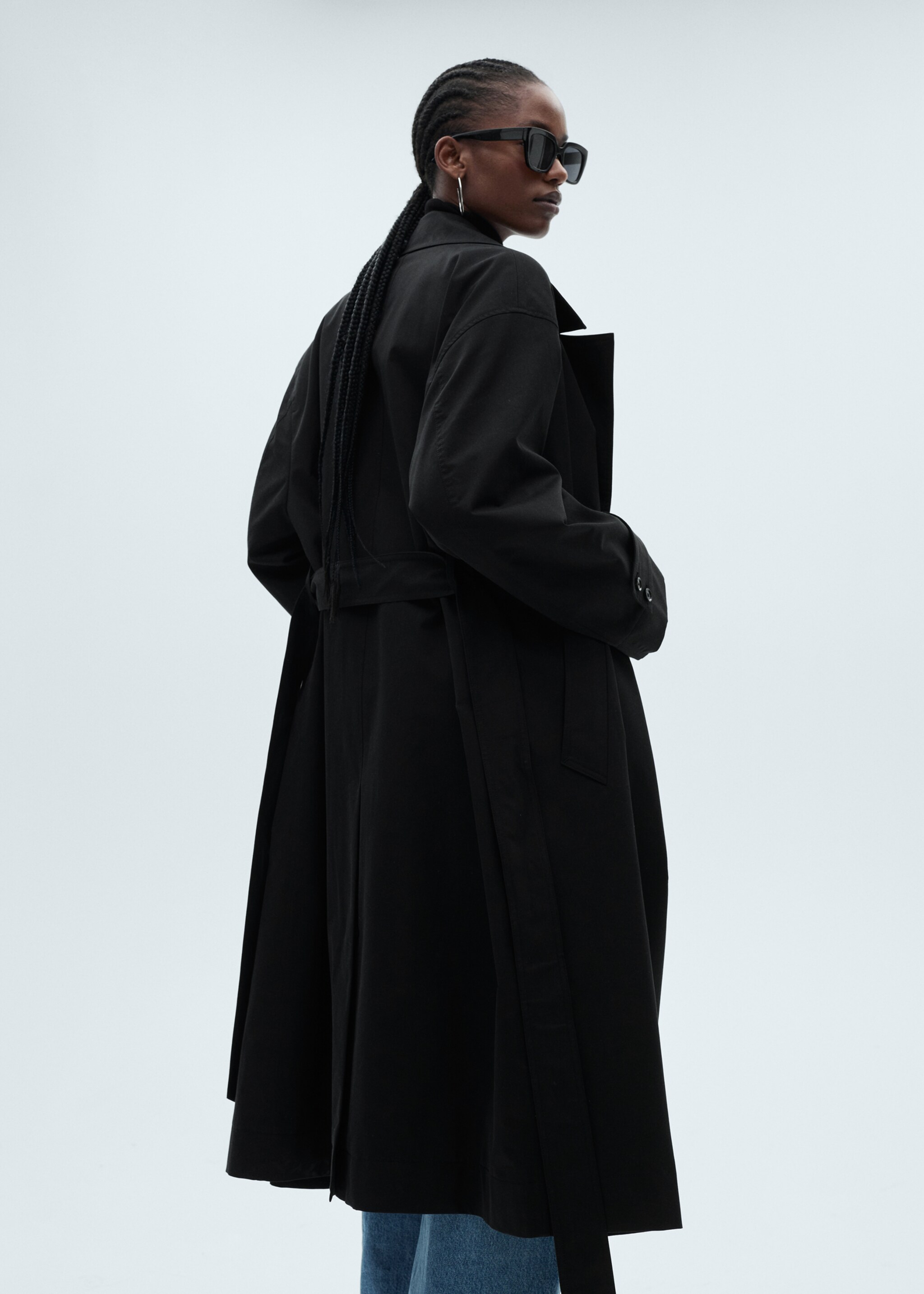 Long oversized double-breasted trench coat - Details of the article 4, Black. Ref: 87054076-00.