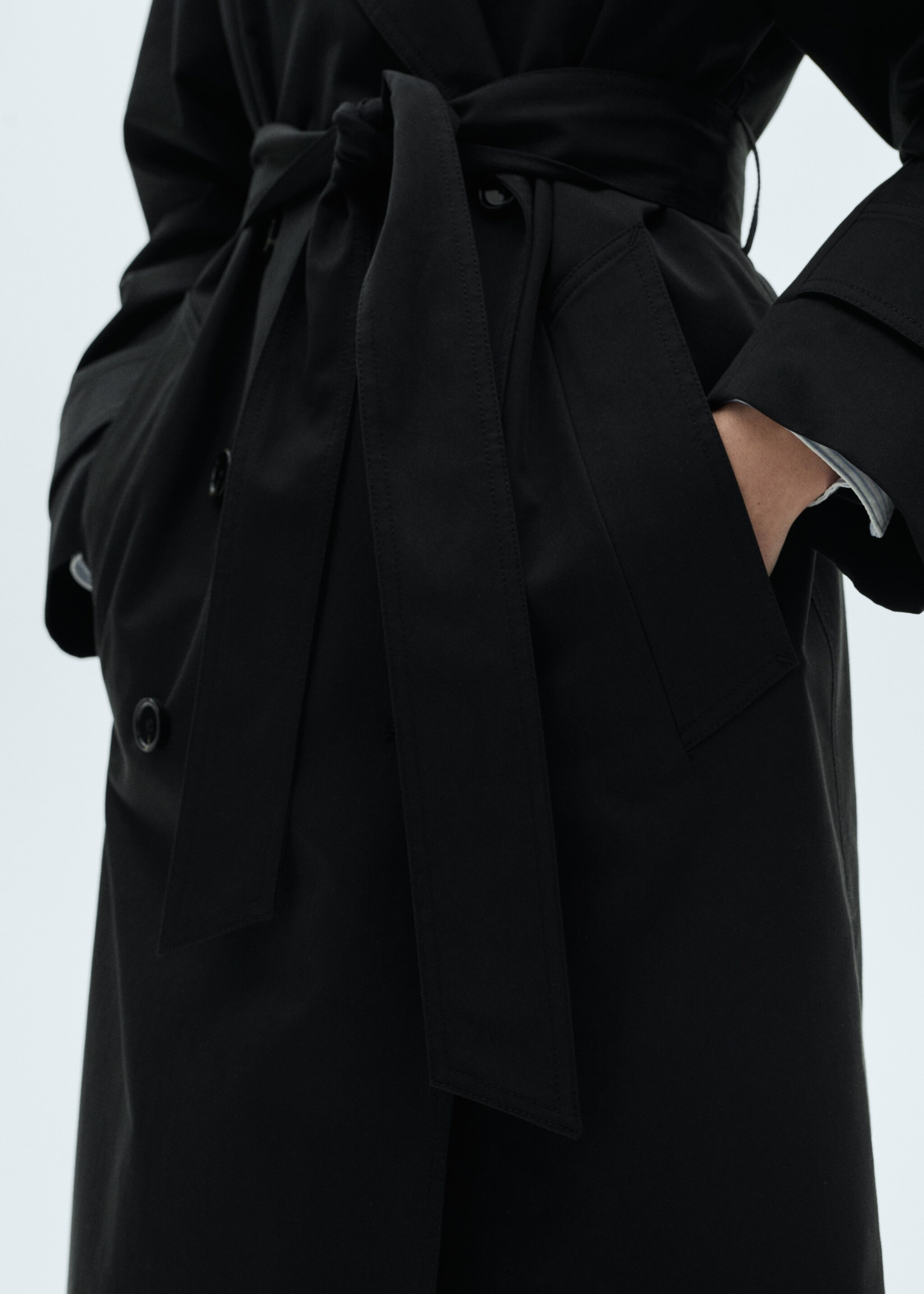 Long oversized double-breasted trench coat - Details of the article 6, Black. Ref: 87054076-00.