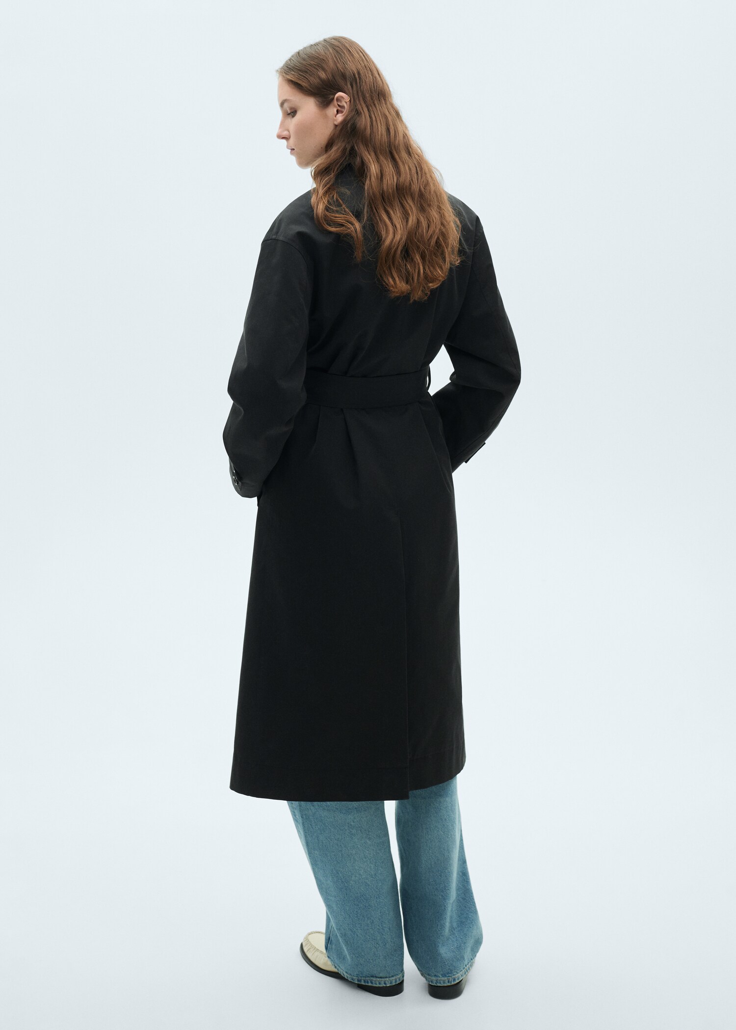Long oversized double-breasted trench coat - Reverse of the article