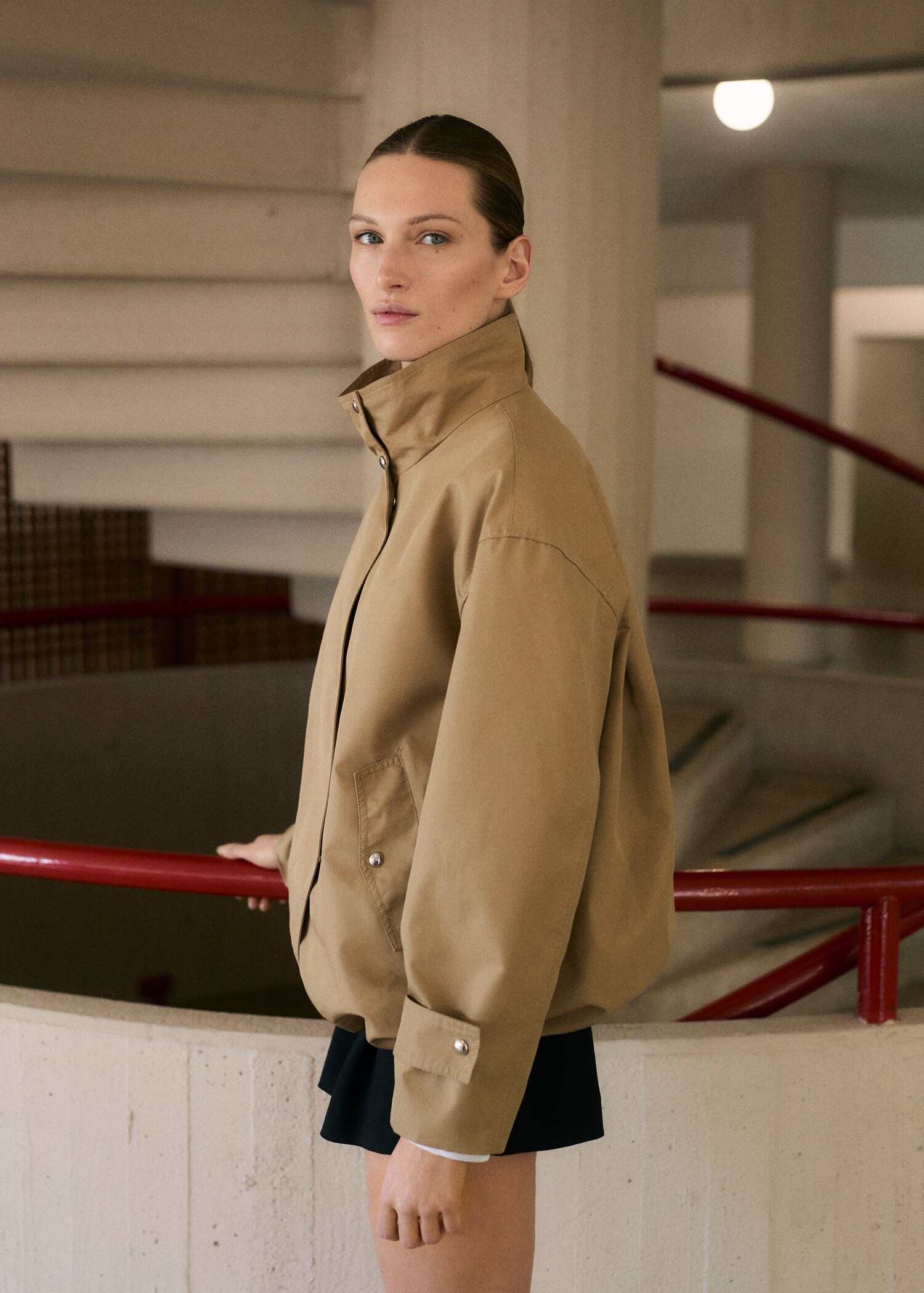 Baumwoll-Parka mit gerafftem Saum - Mittlere Ansicht