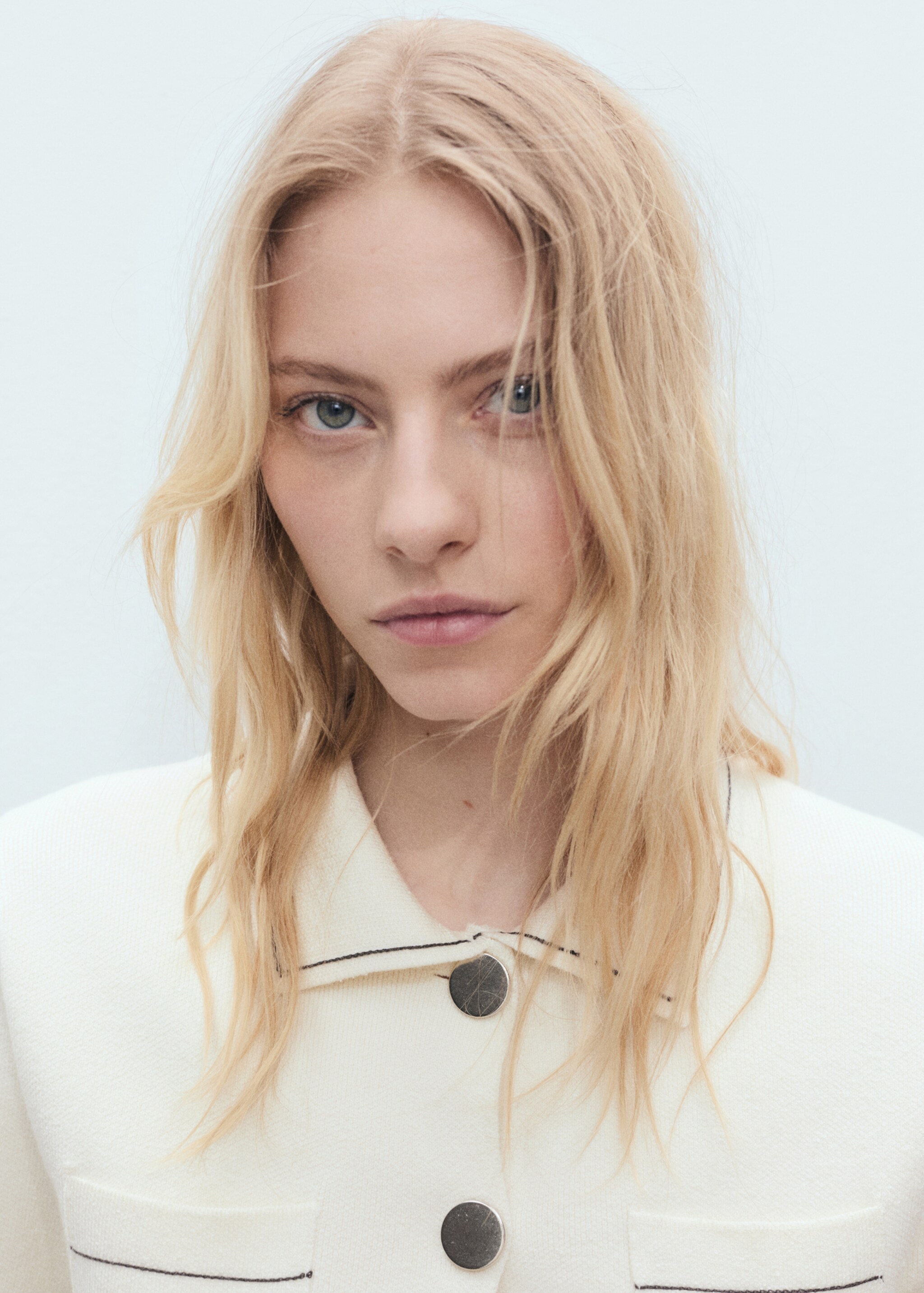 Cropped cardigan with contrasting trim - Details of the article 1, Ecru. Ref: 87054090-00.