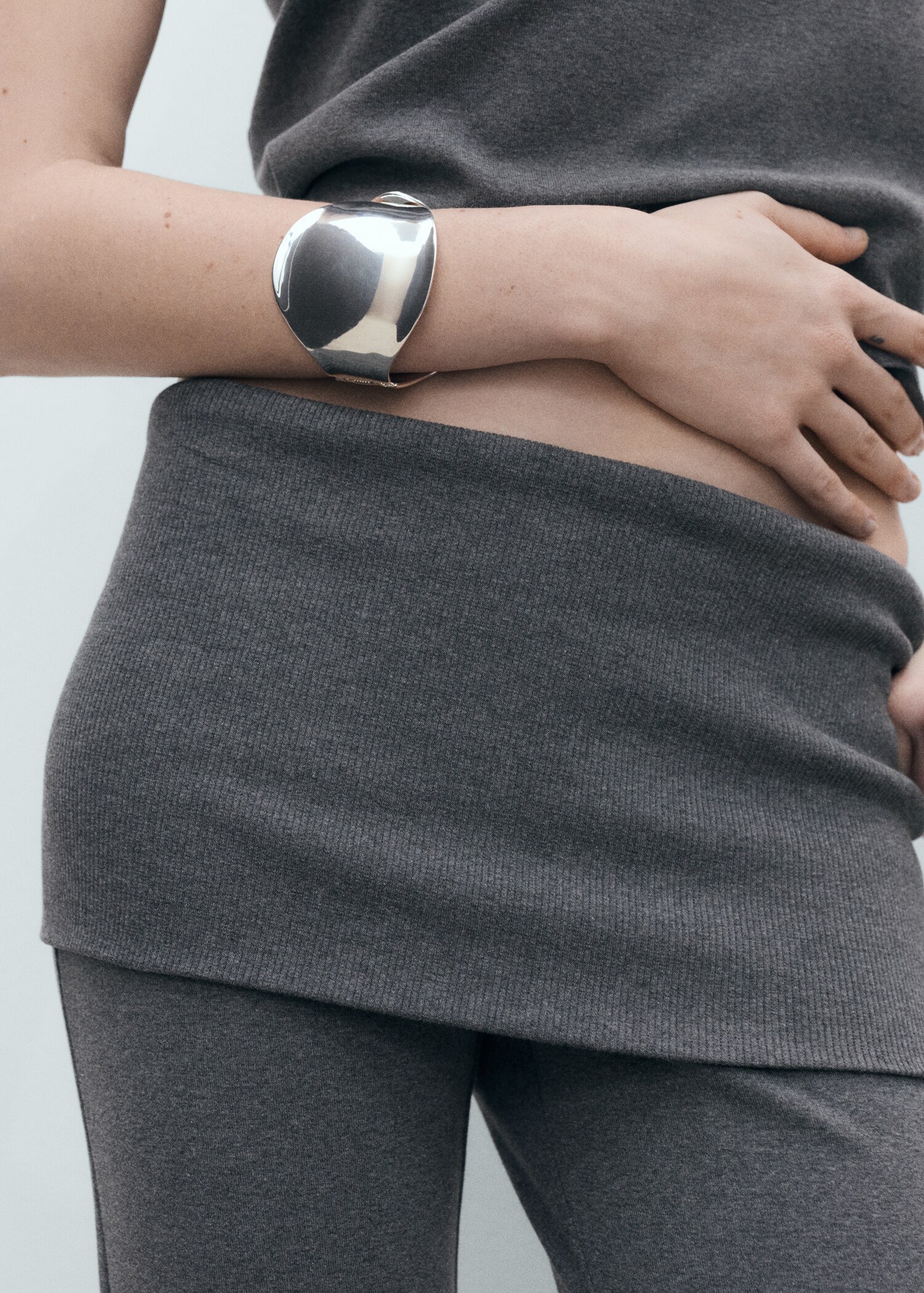 Pantalón acampanado cintura vuelta - Detalle del artículo 6