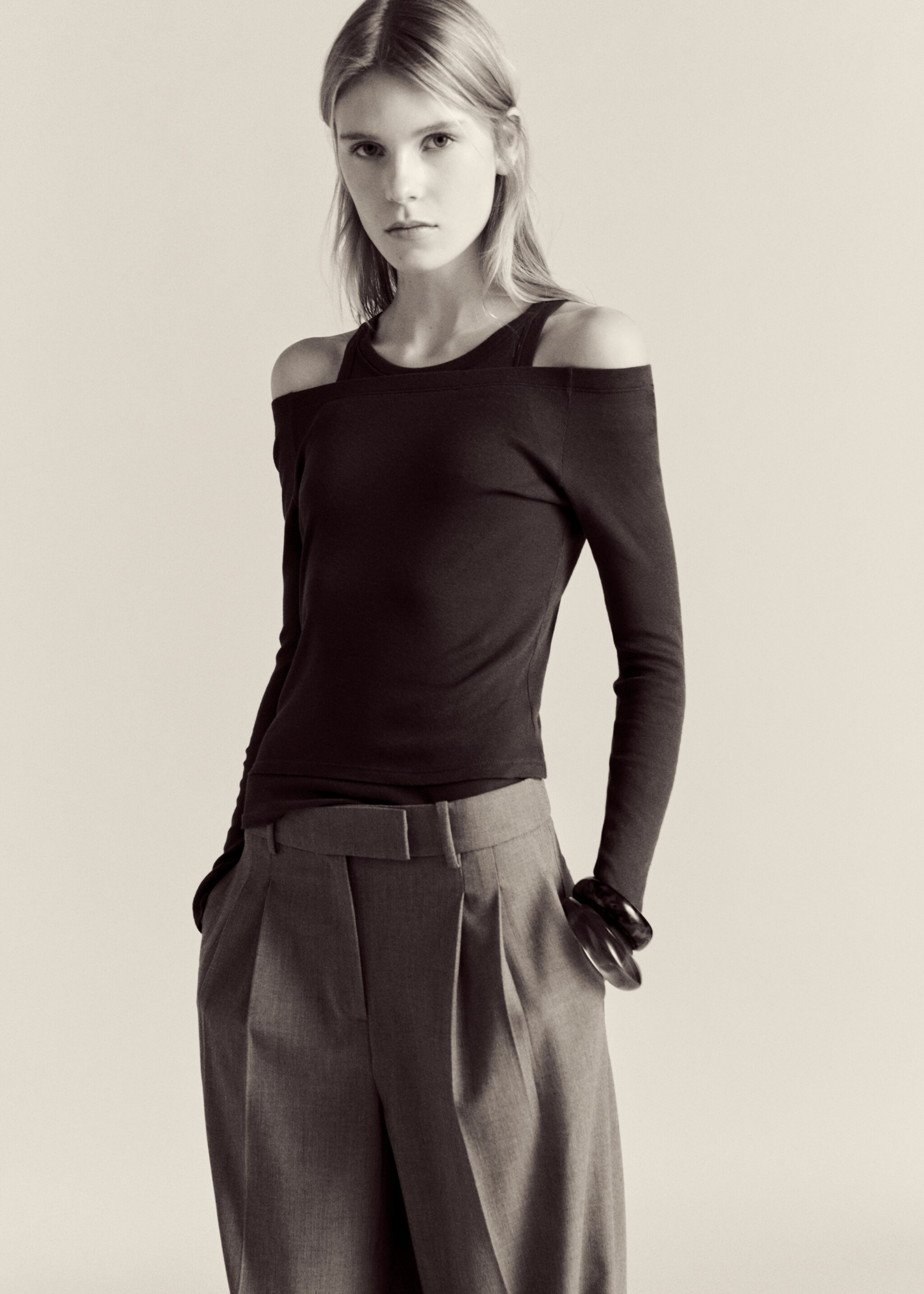 T-skjorte i bomullsblanding - Halvtotal bildeutsnitt, Brun. Ref: 87054092-00.