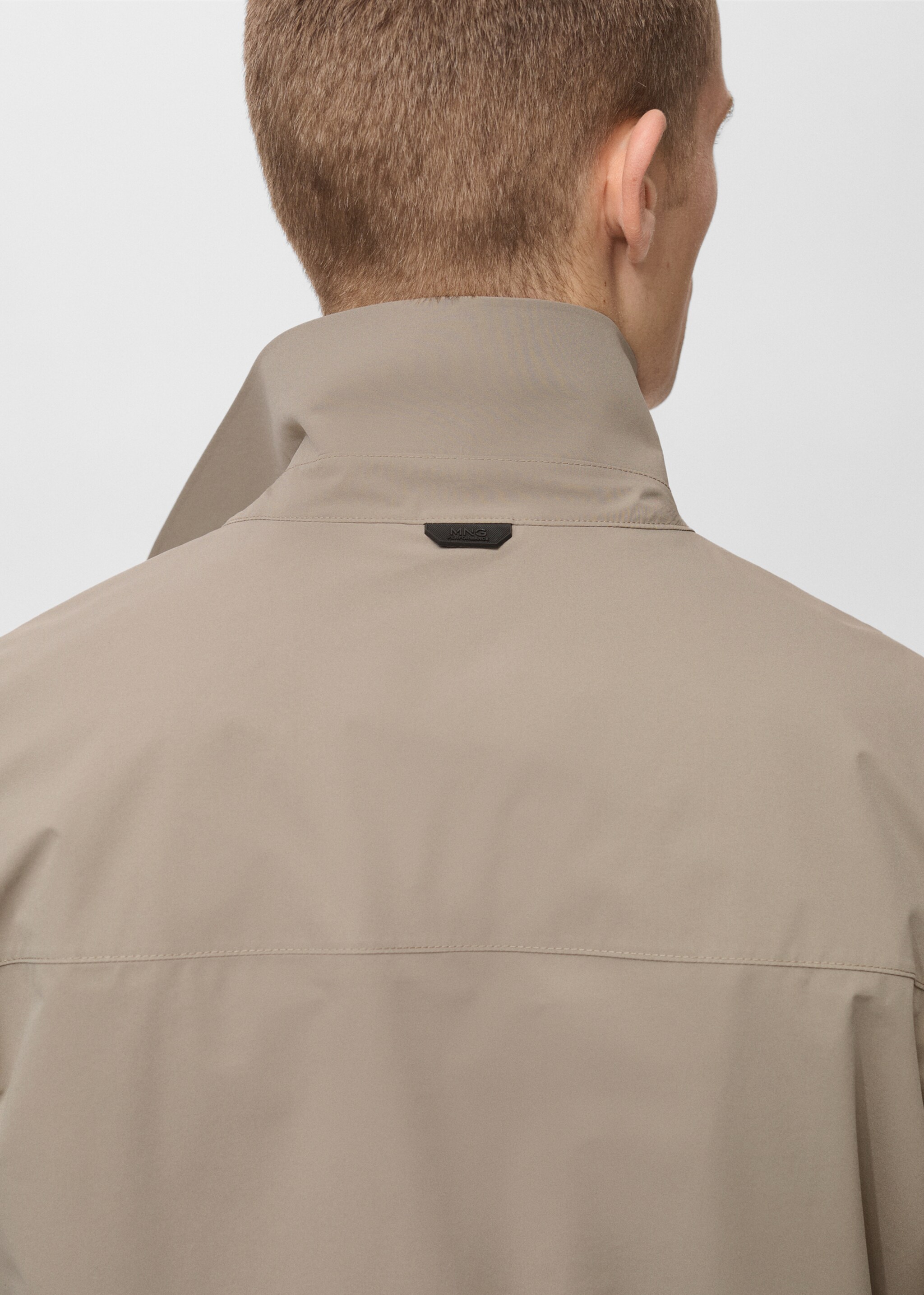 Water-repellent jacket with pockets - Details of the article 6, Medium Brown. Ref: 87054389-00.