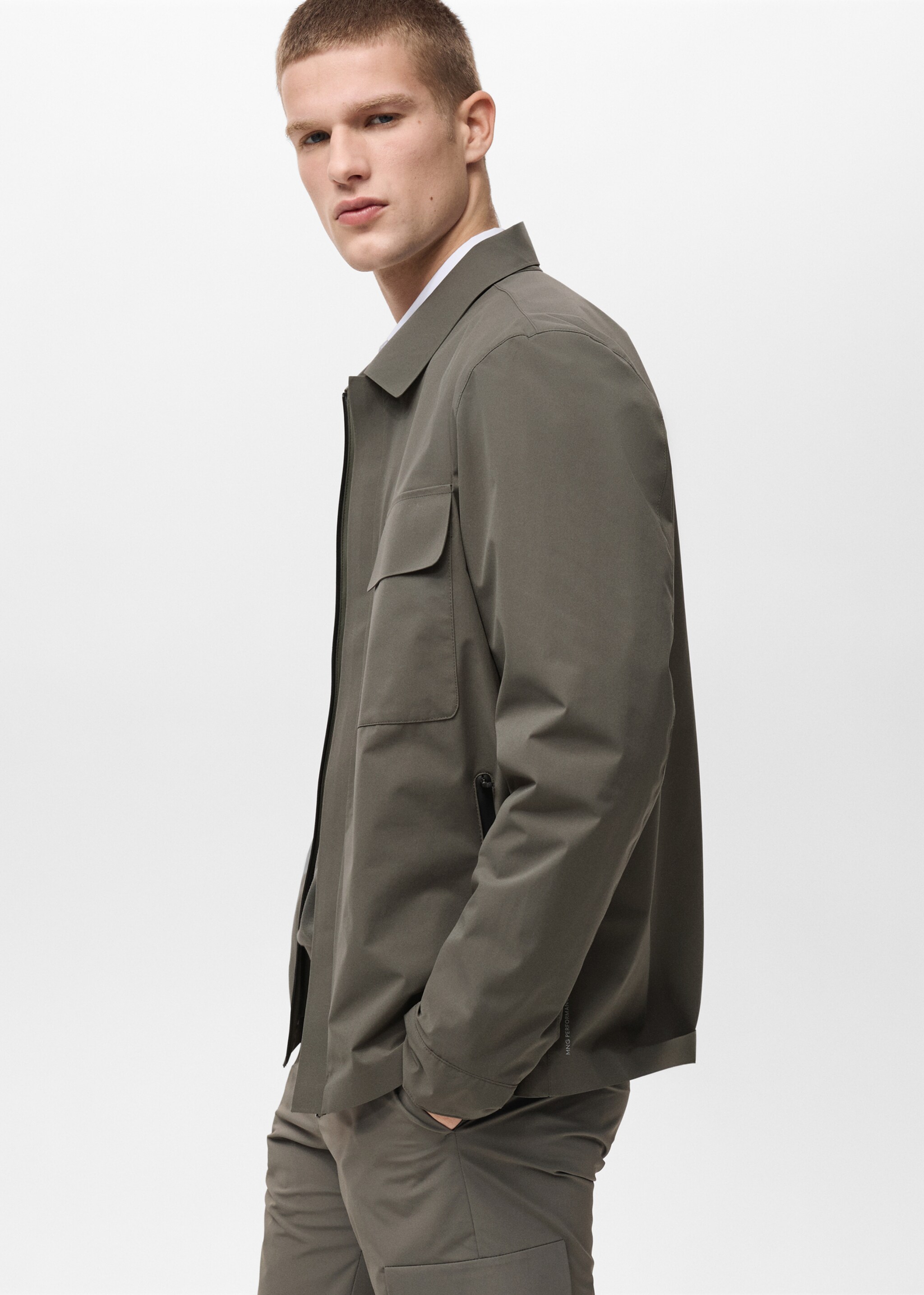 Water-repellent jacket with pockets - Details of the article 2, Medium Green. Ref: 87054389-00.