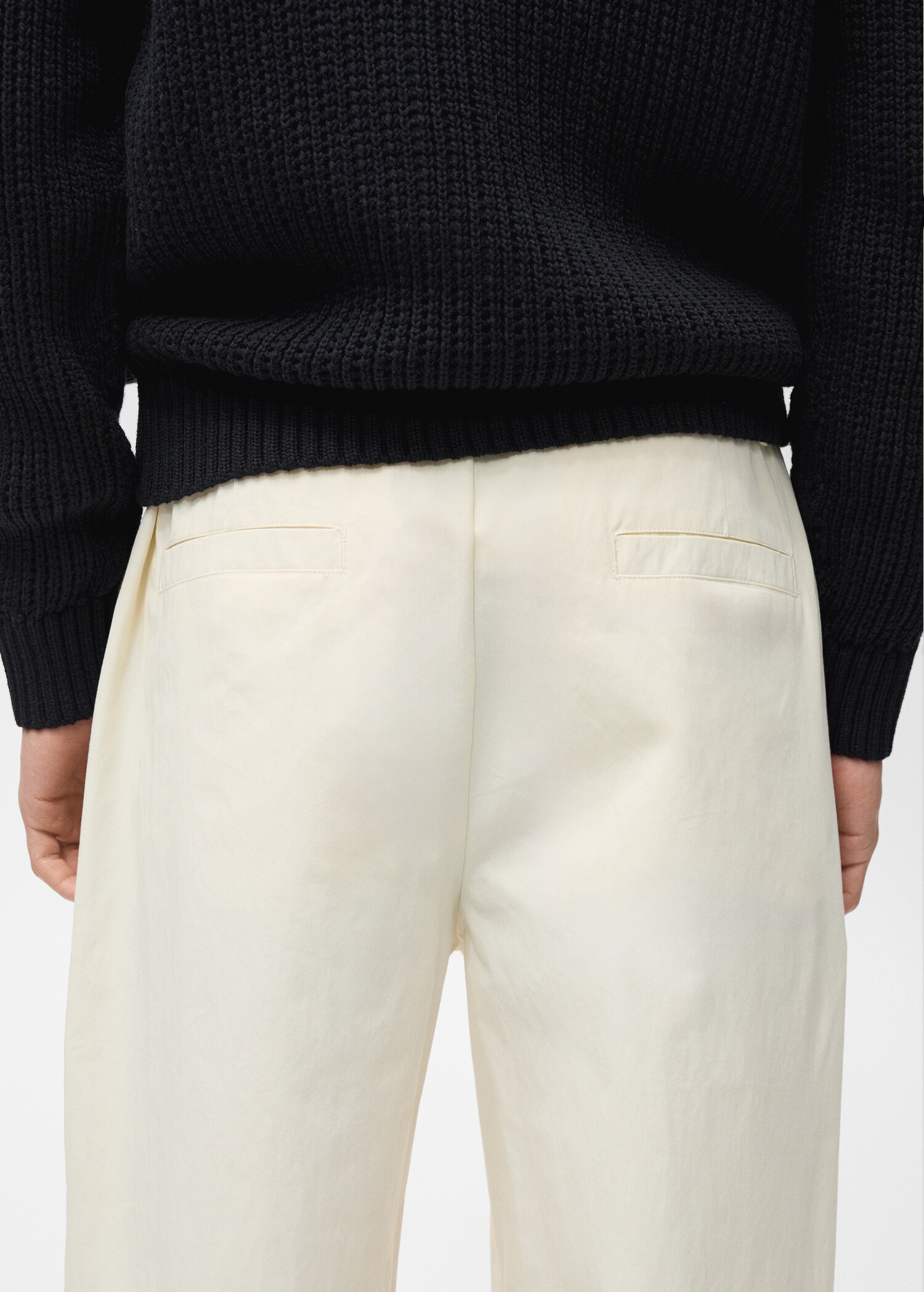 Relaxed-fit trousers with belt - Details of the article 6