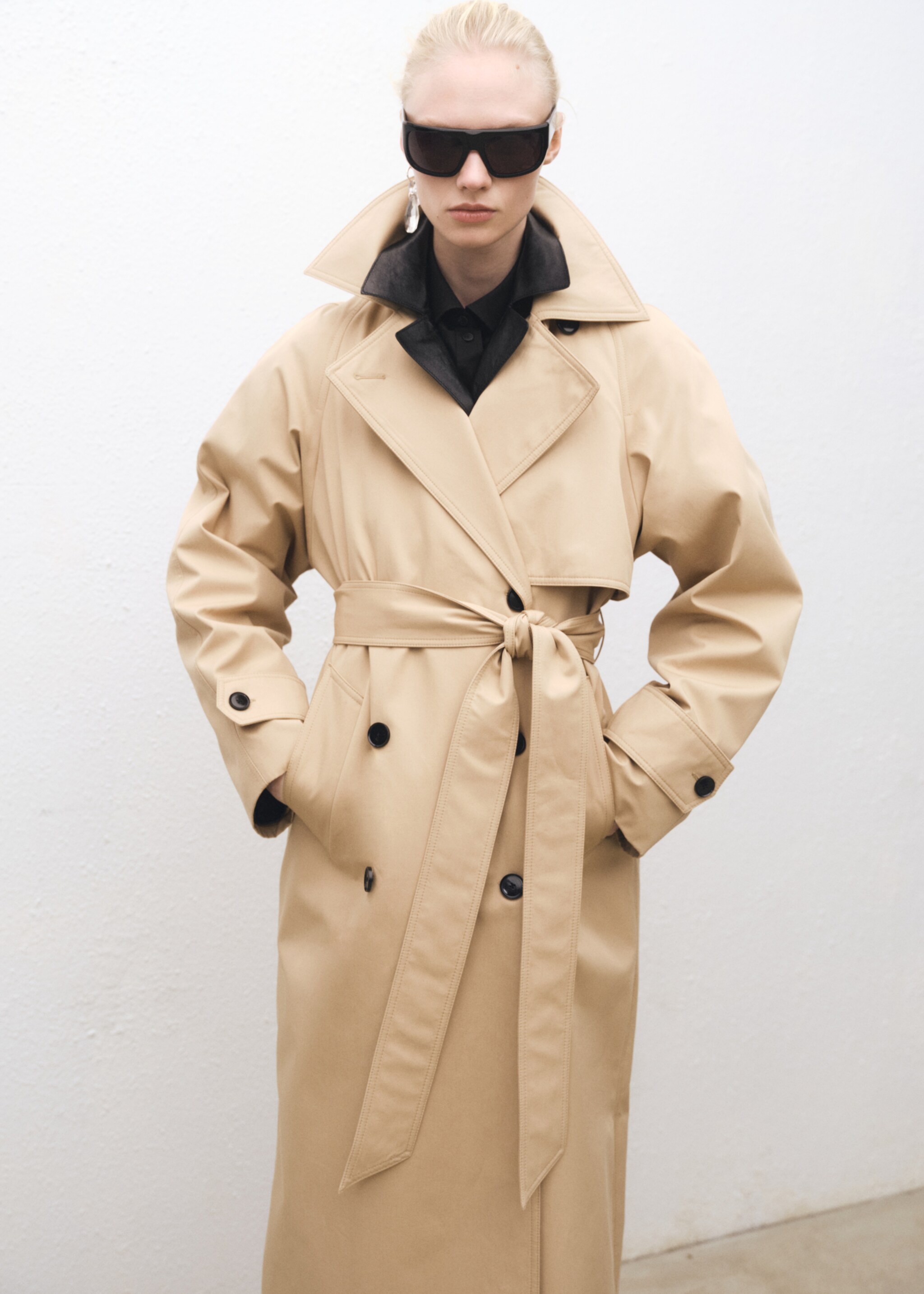 Langer Oversized-Trenchcoat aus Baumwolle - Mittlere Ansicht, Beige. Ref: 87054424-00.