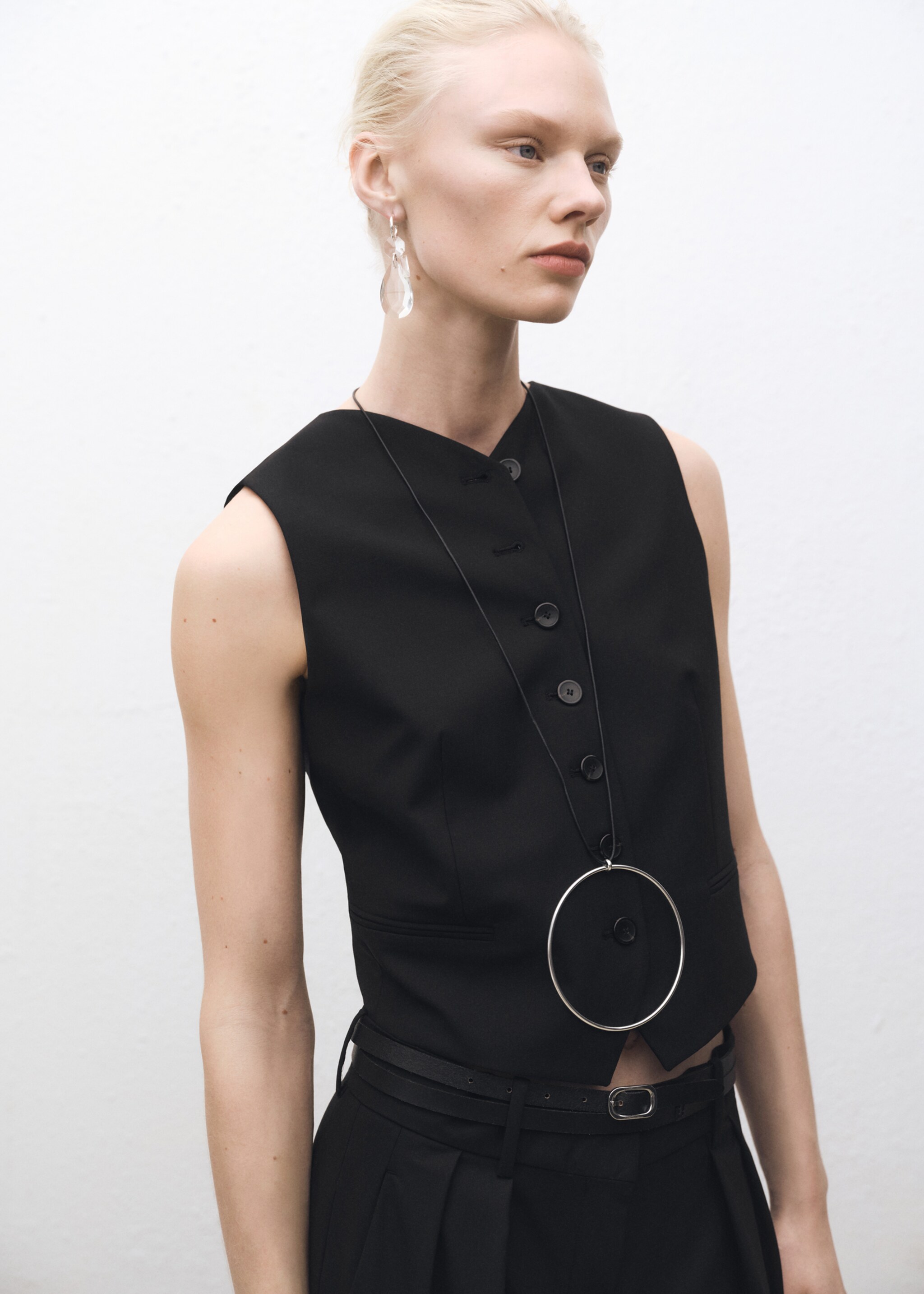 Wool-blend suit waistcoat - Medium plane, Black. Ref: 87054427-00.