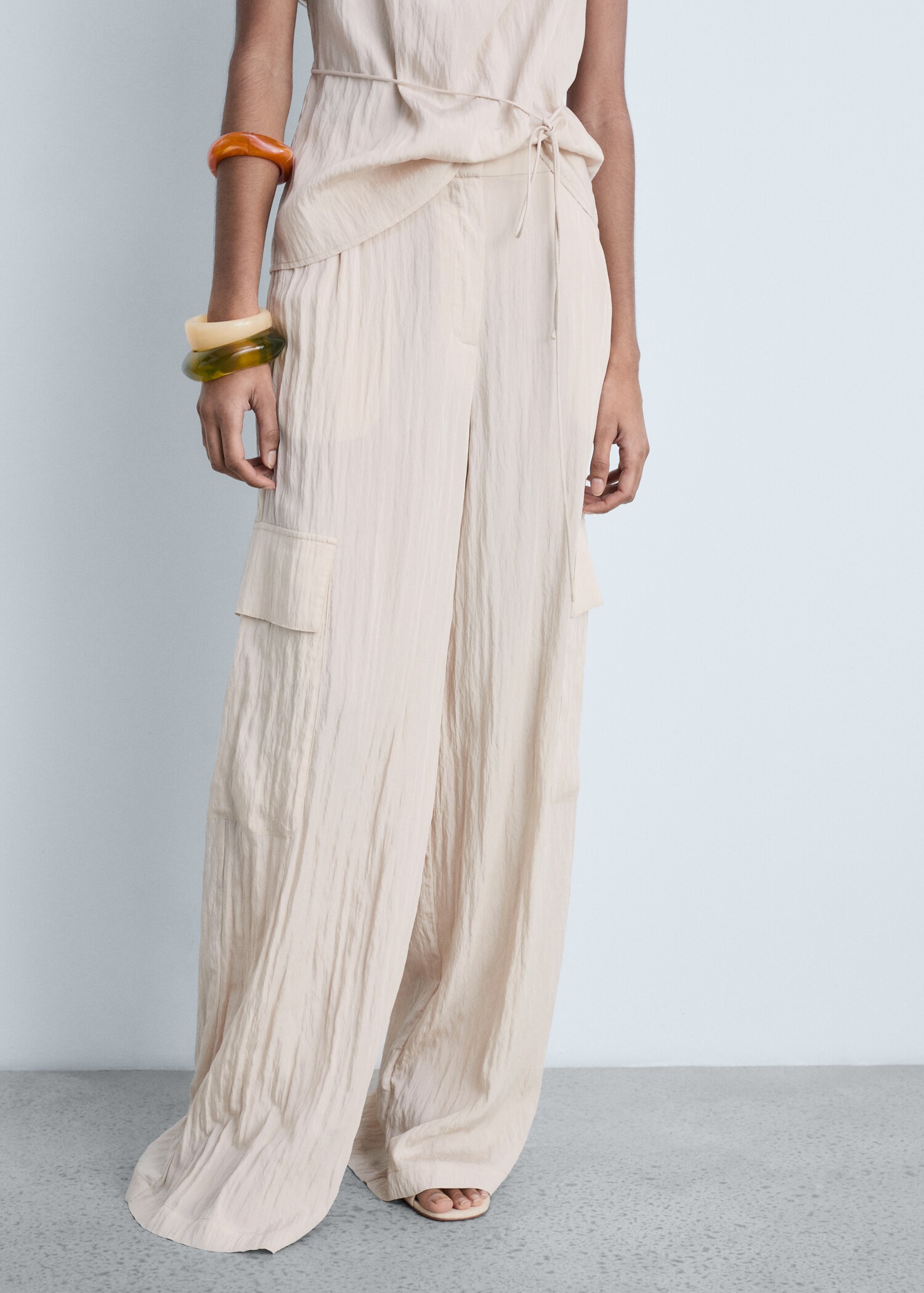 Textured cargo trousers - Medium plane