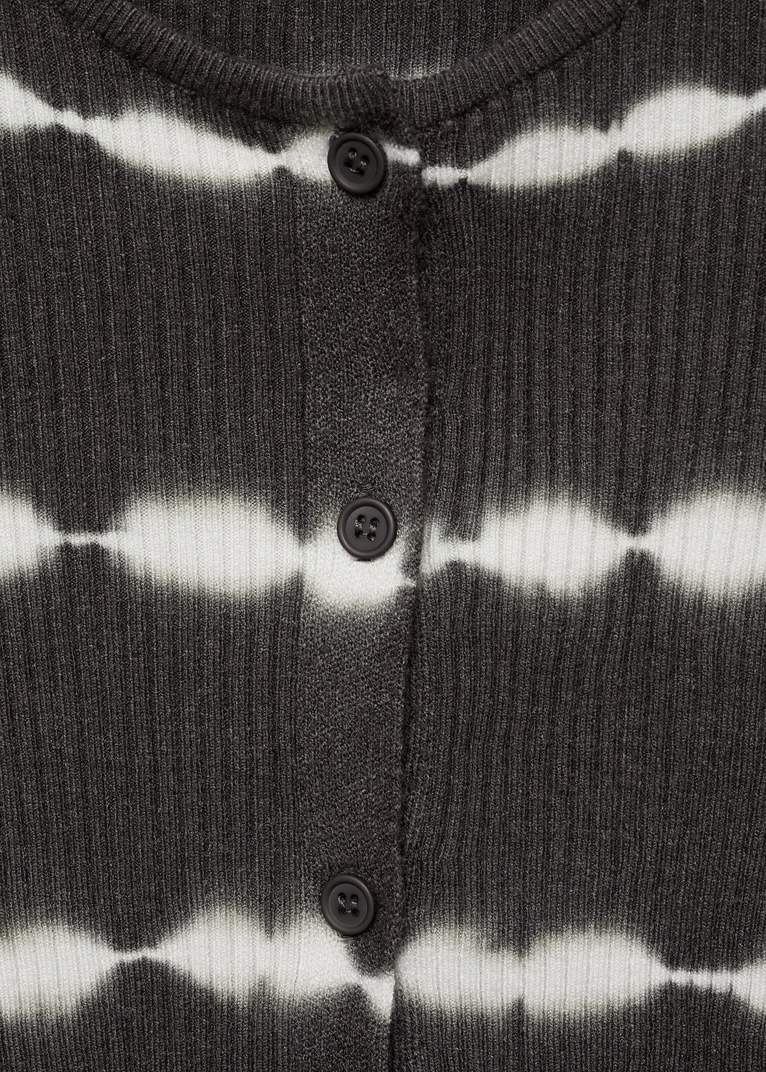 Fijn gebreid vest - Detail van het artikel 8