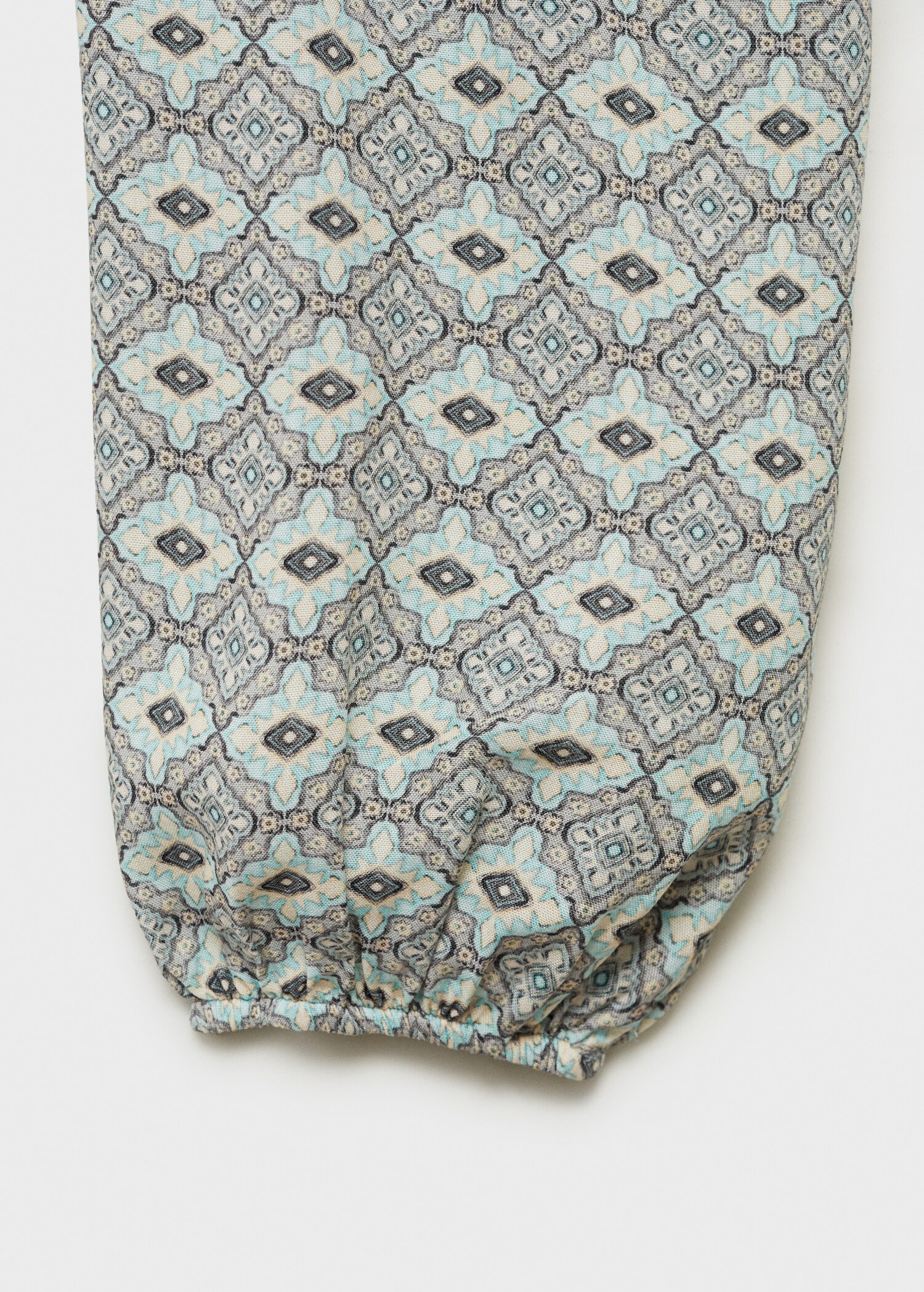 Asymmetrical printed blouse - Details of the article 0