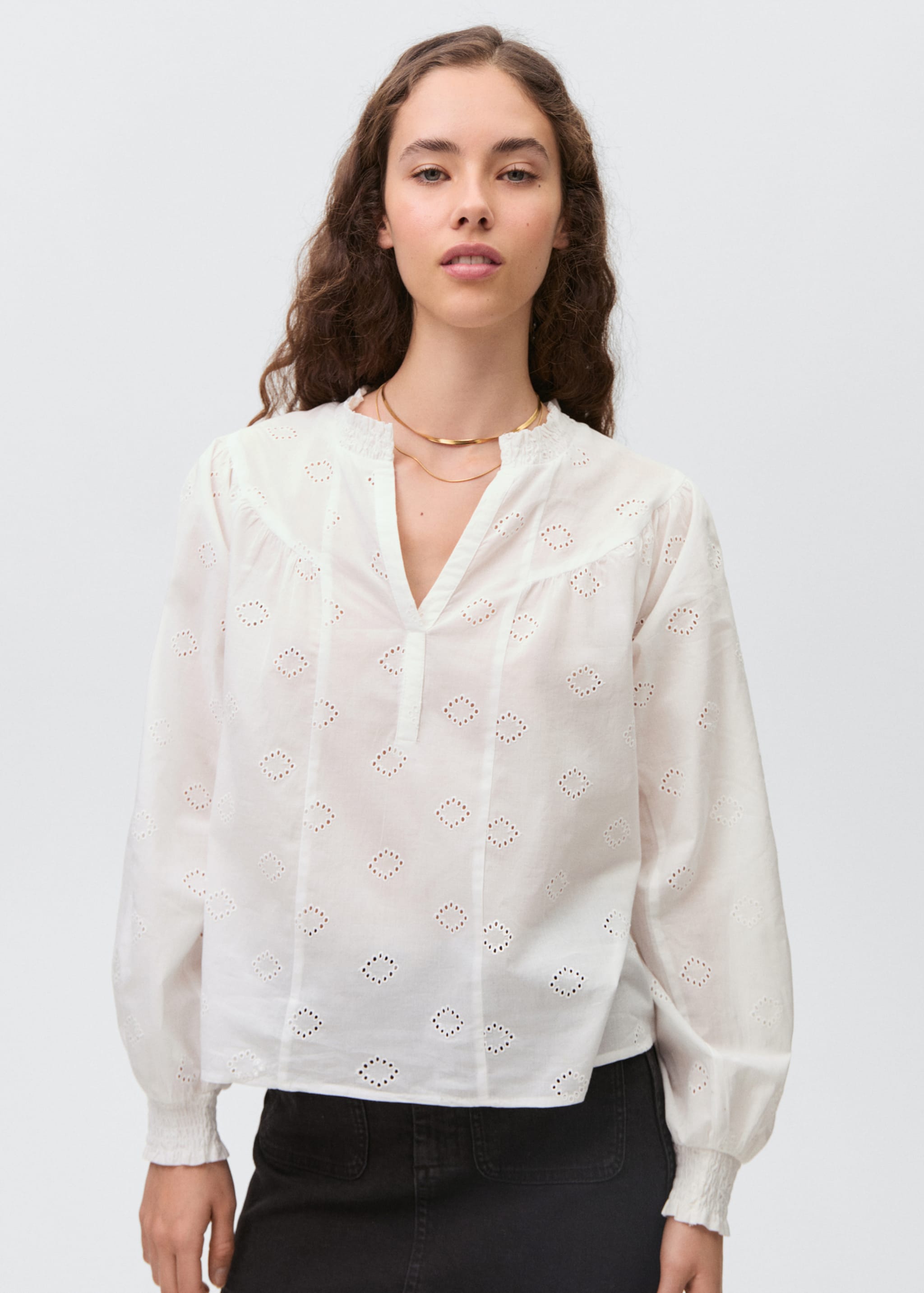 English embroidery blouse - Medium plane, Off White. Ref: 87054790-00.