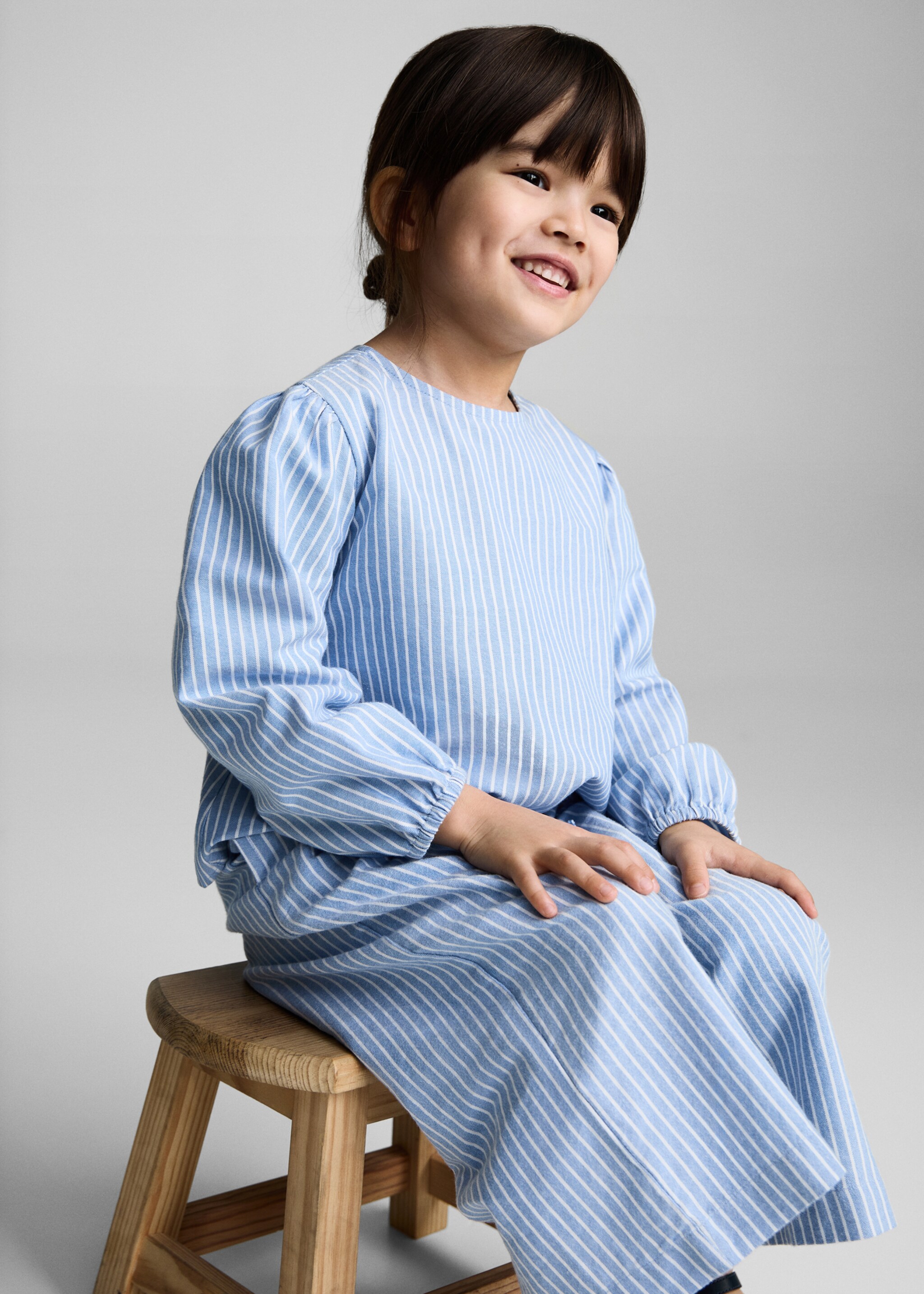 Βαμβακερό ριγέ παντελόνι - Μεσαίο πλάνο, Μπλε Λουλακί. Ref: 87054795-00.