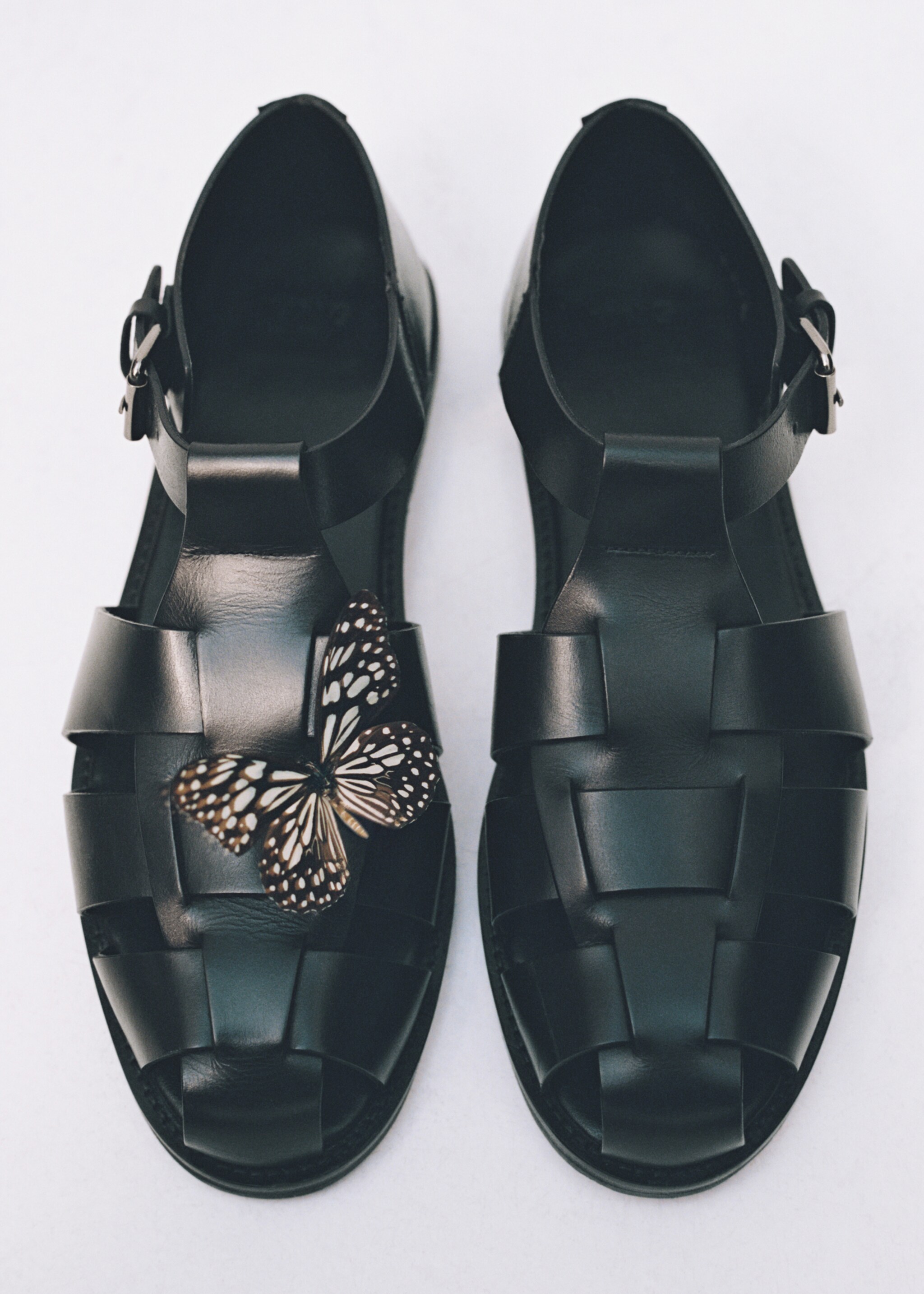 Sandàlies estil goma pell - Detall de l'article 3, Negre. Ref: 87054799-00.