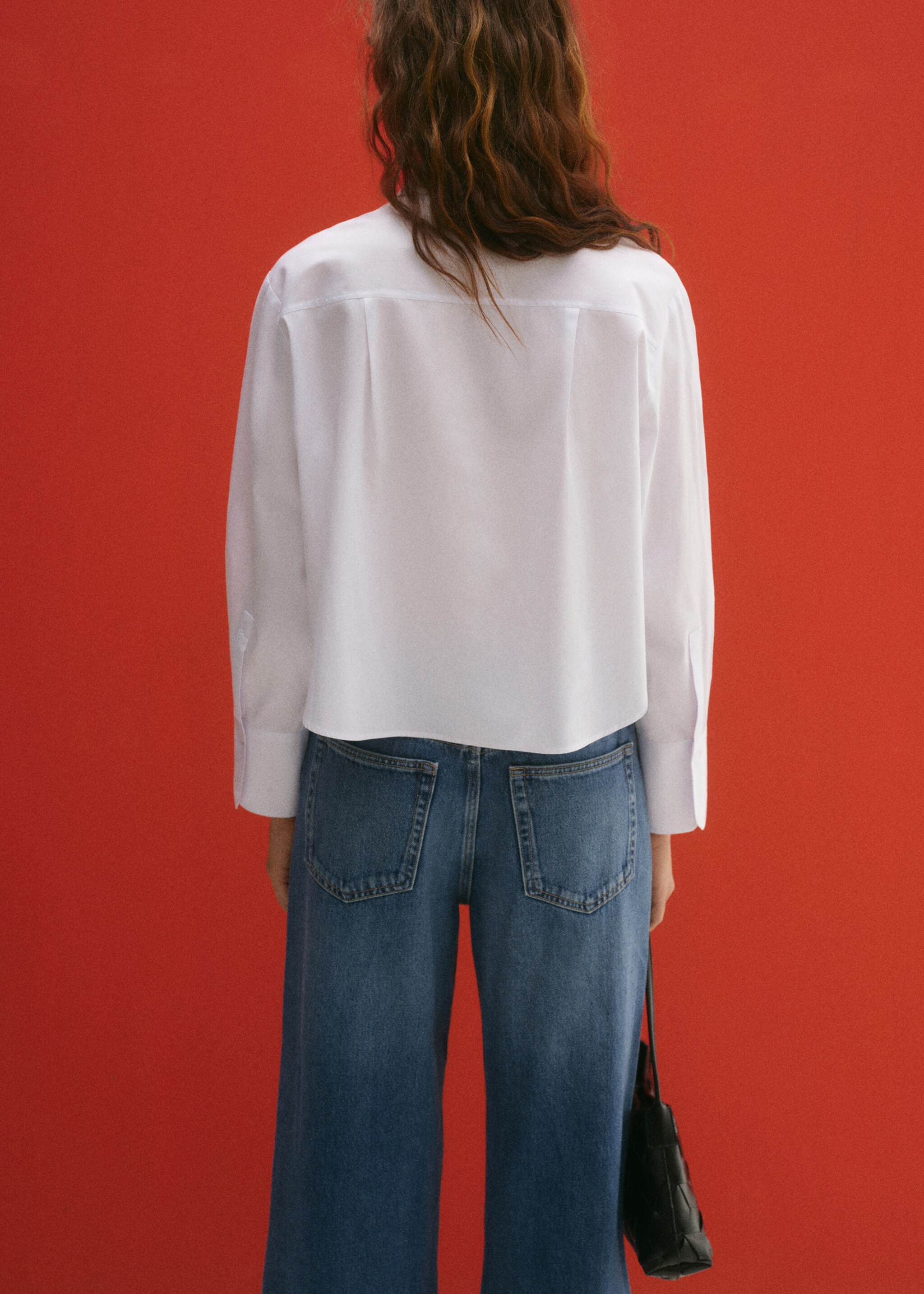 Regular cropped shirt - Reverse of the article, Off White. Ref: 87054800-00.