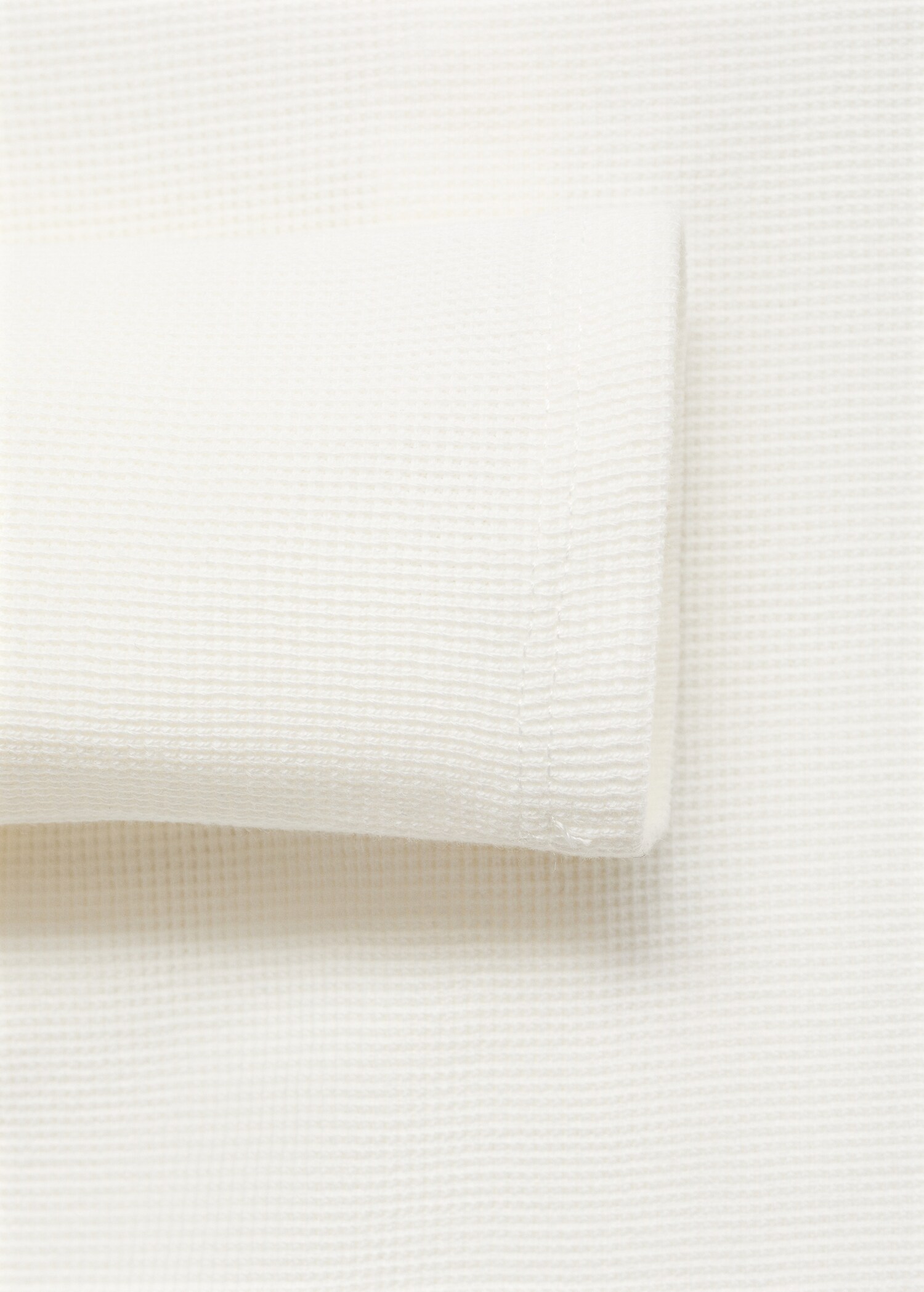 Buttoned long sleeve t-shirt - Details of the article 0