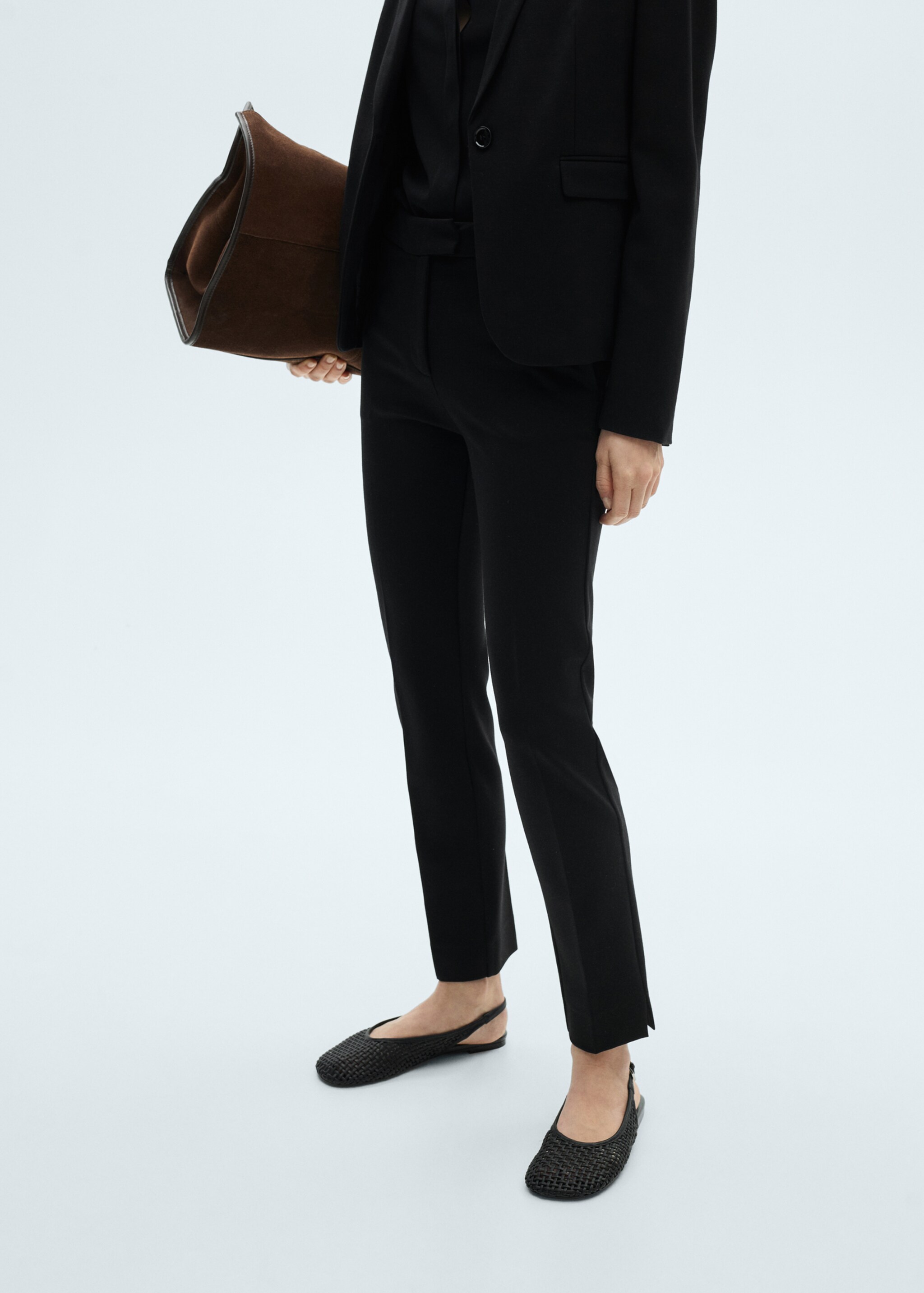 Straight mid-rise trousers - Medium plane, Black. Ref: 87054808-00.