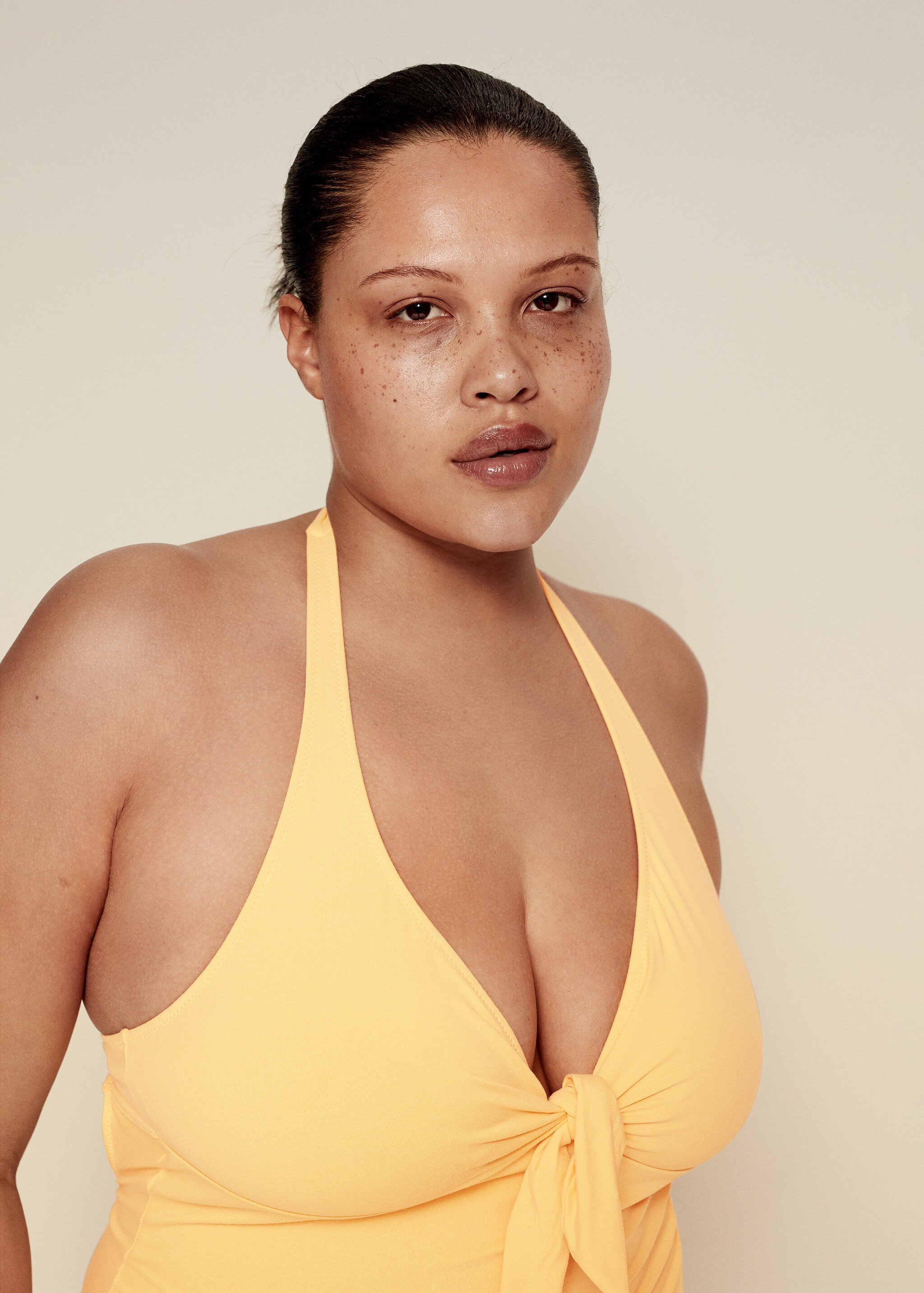 Open-back swimsuit with knot - Details of the article 1