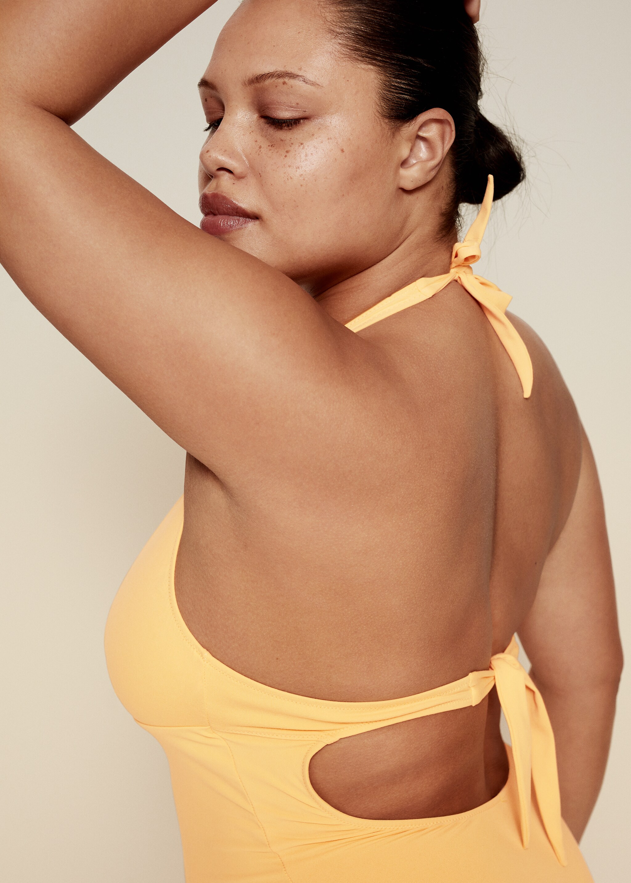 Open-back swimsuit with knot - Details of the article 3