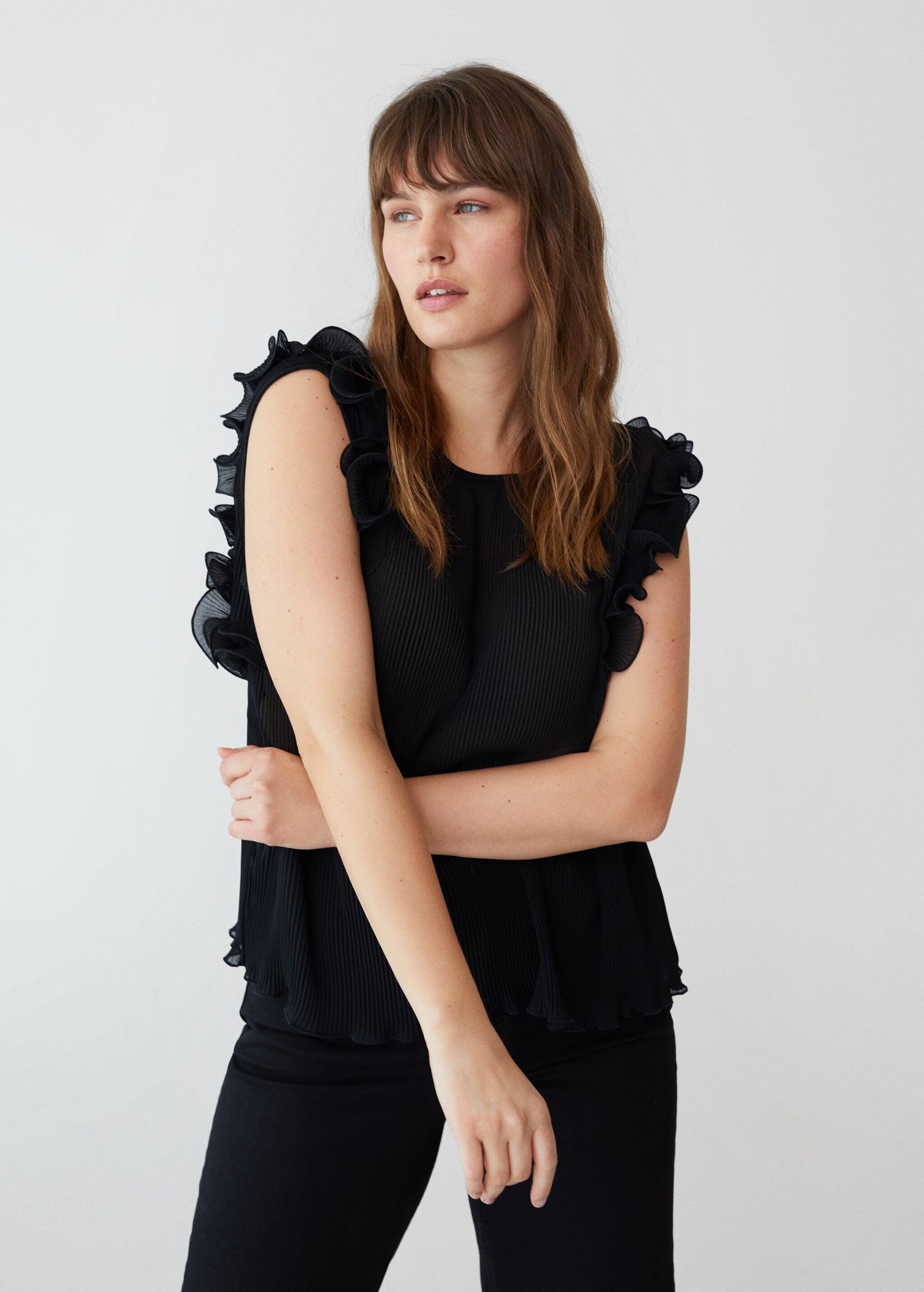 Blusa plisada volantes - Plano medio