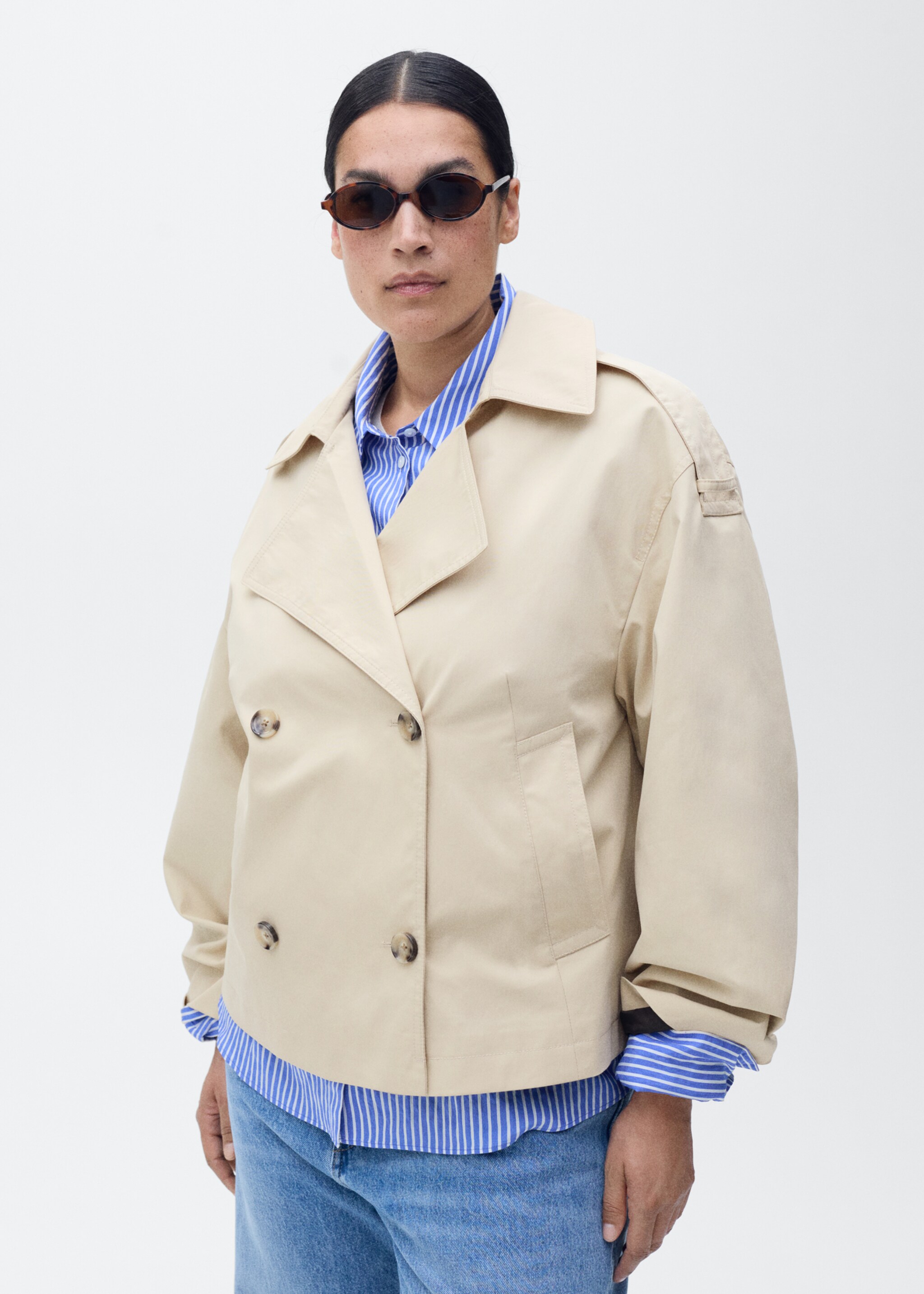 Double-breasted cropped trench coat - Details of the article 5, Light/Pastel Grey. Ref: 87055735-00.