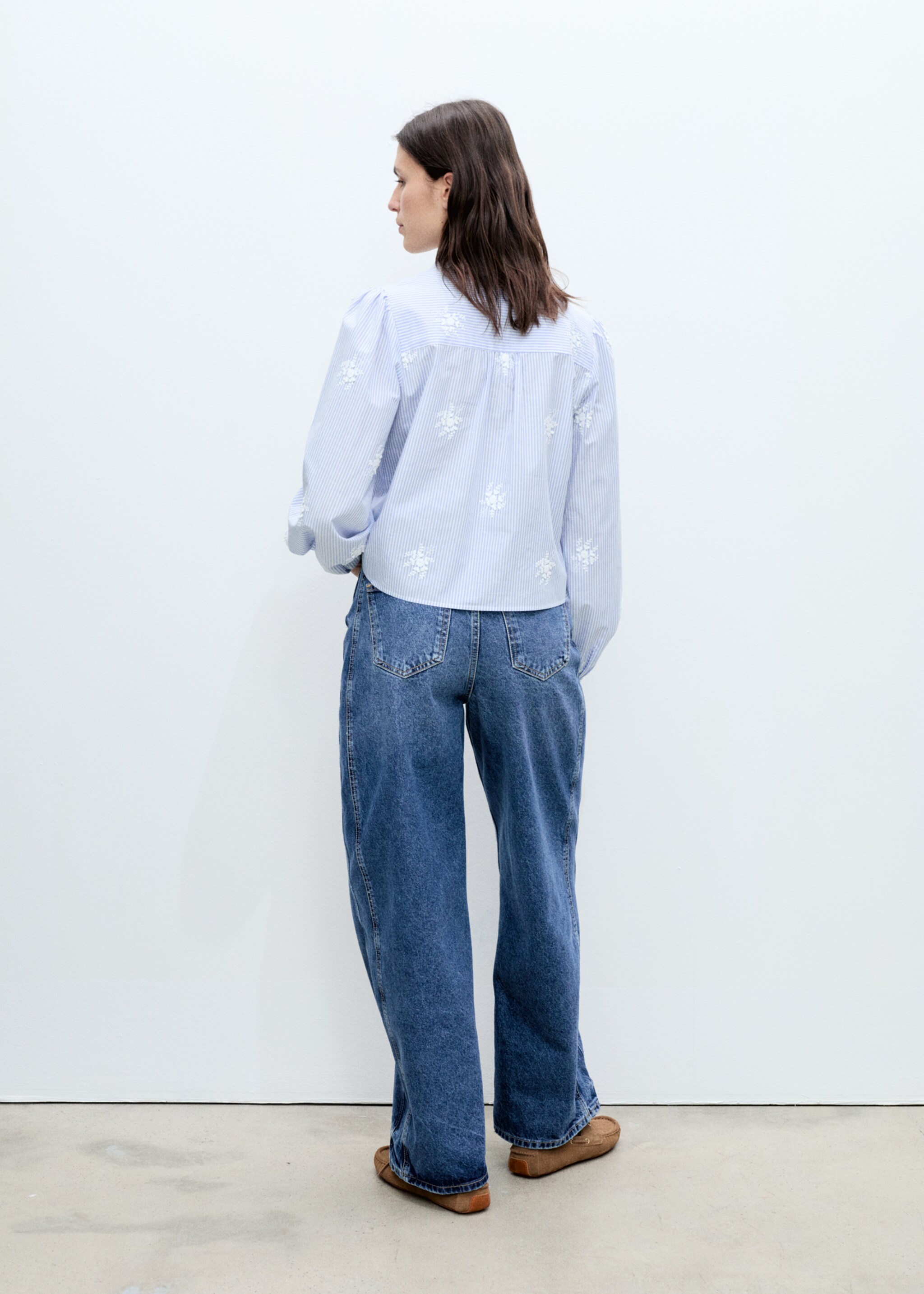 Flower embroidered striped shirt - Reverse of the article, Sky Blue. Ref: 87055741-00.