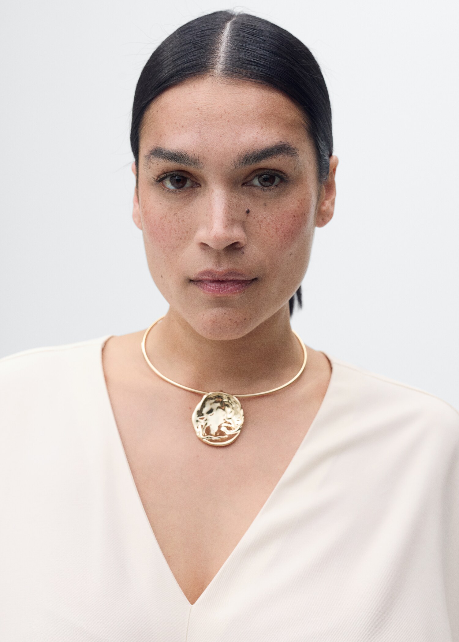 Long jumpsuit with belt and buckle - Details of the article 4