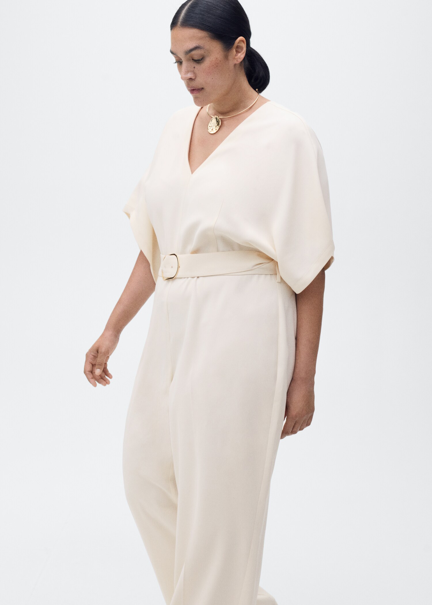 Long jumpsuit with belt and buckle - Details of the article 5