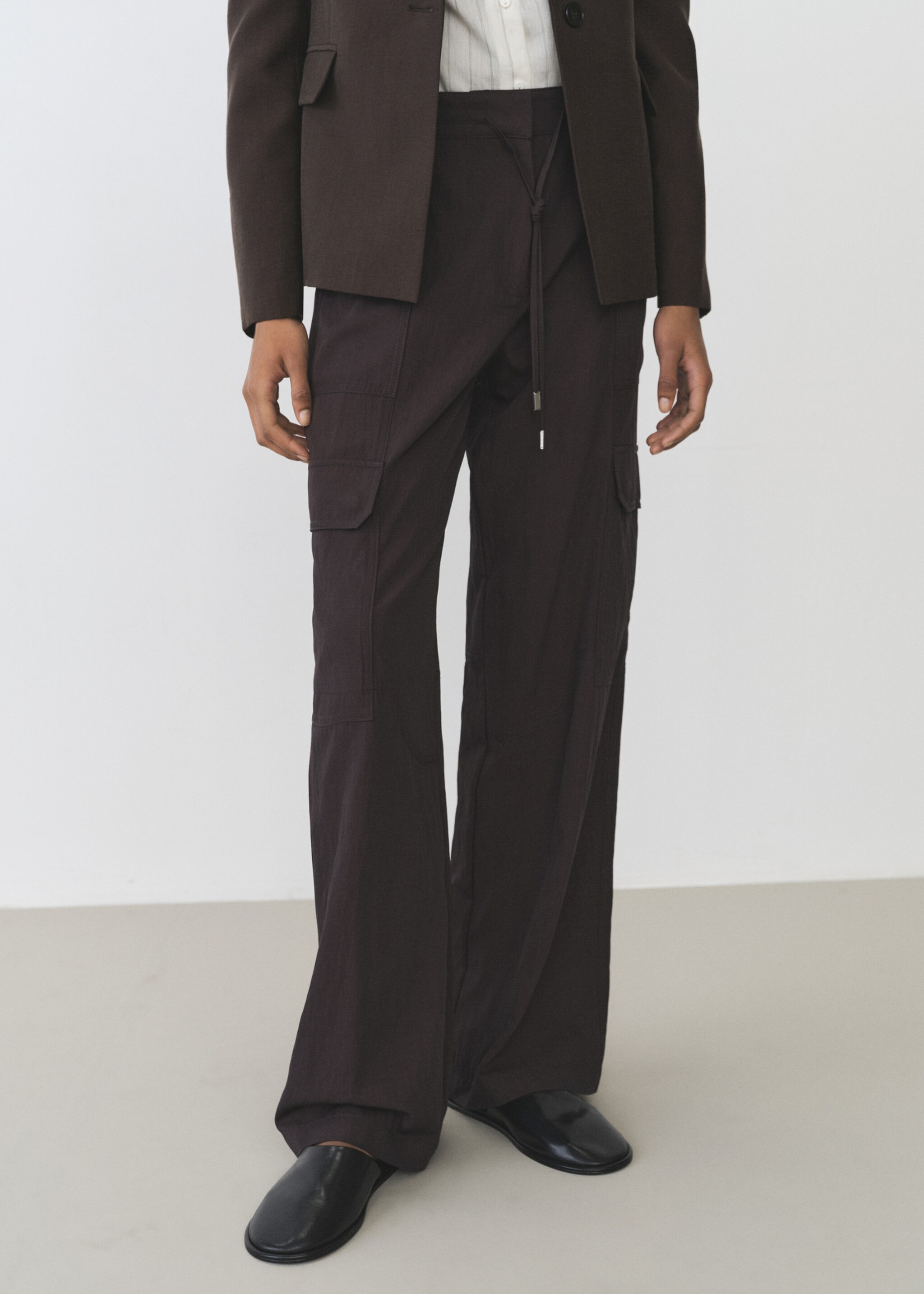 Pantalón cargo soft - Plano medio, Gris antracita. Ref: 87055756-00.