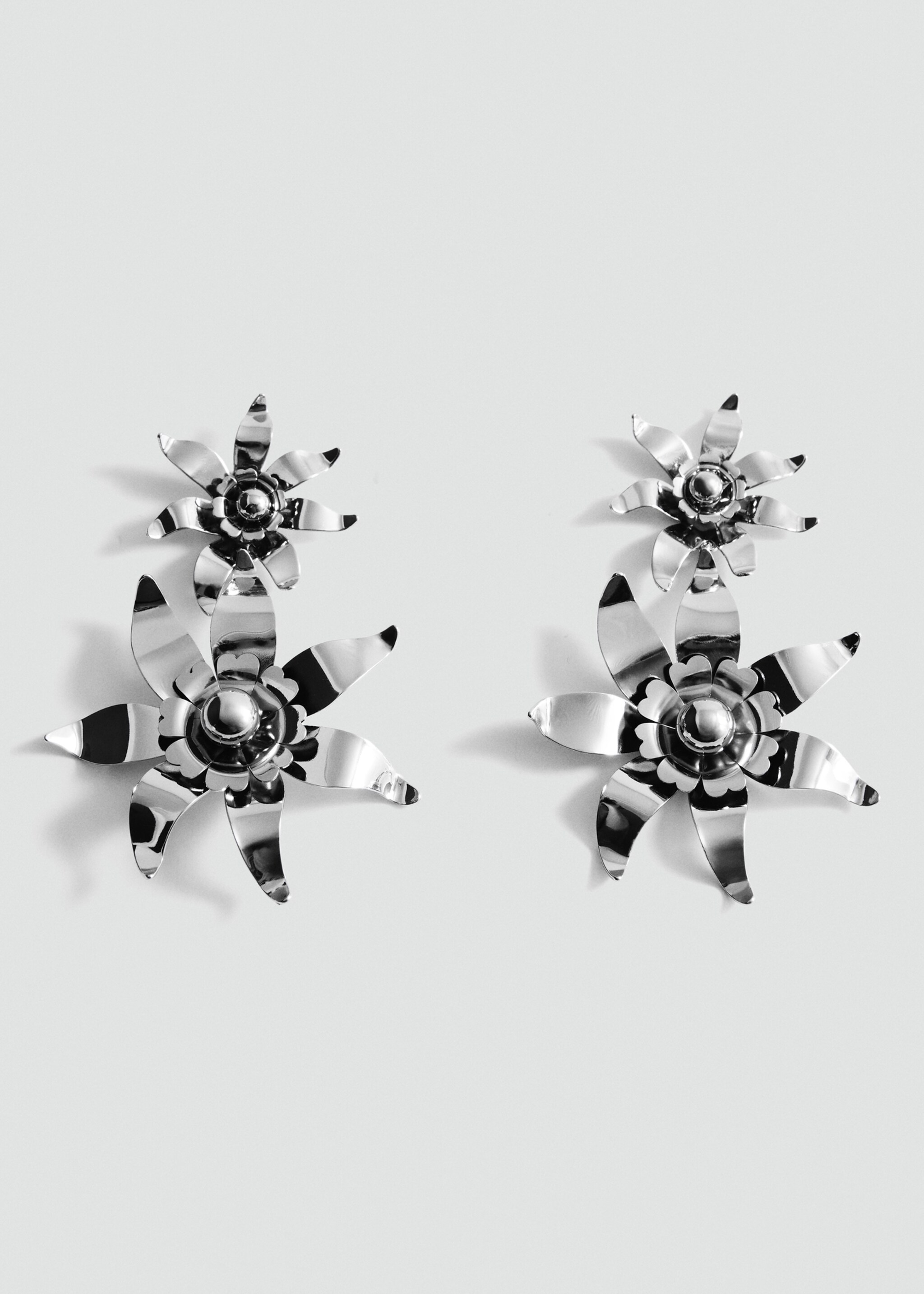 Flower pendant earrings - Article without model, Silver. Ref: 87055762-00.