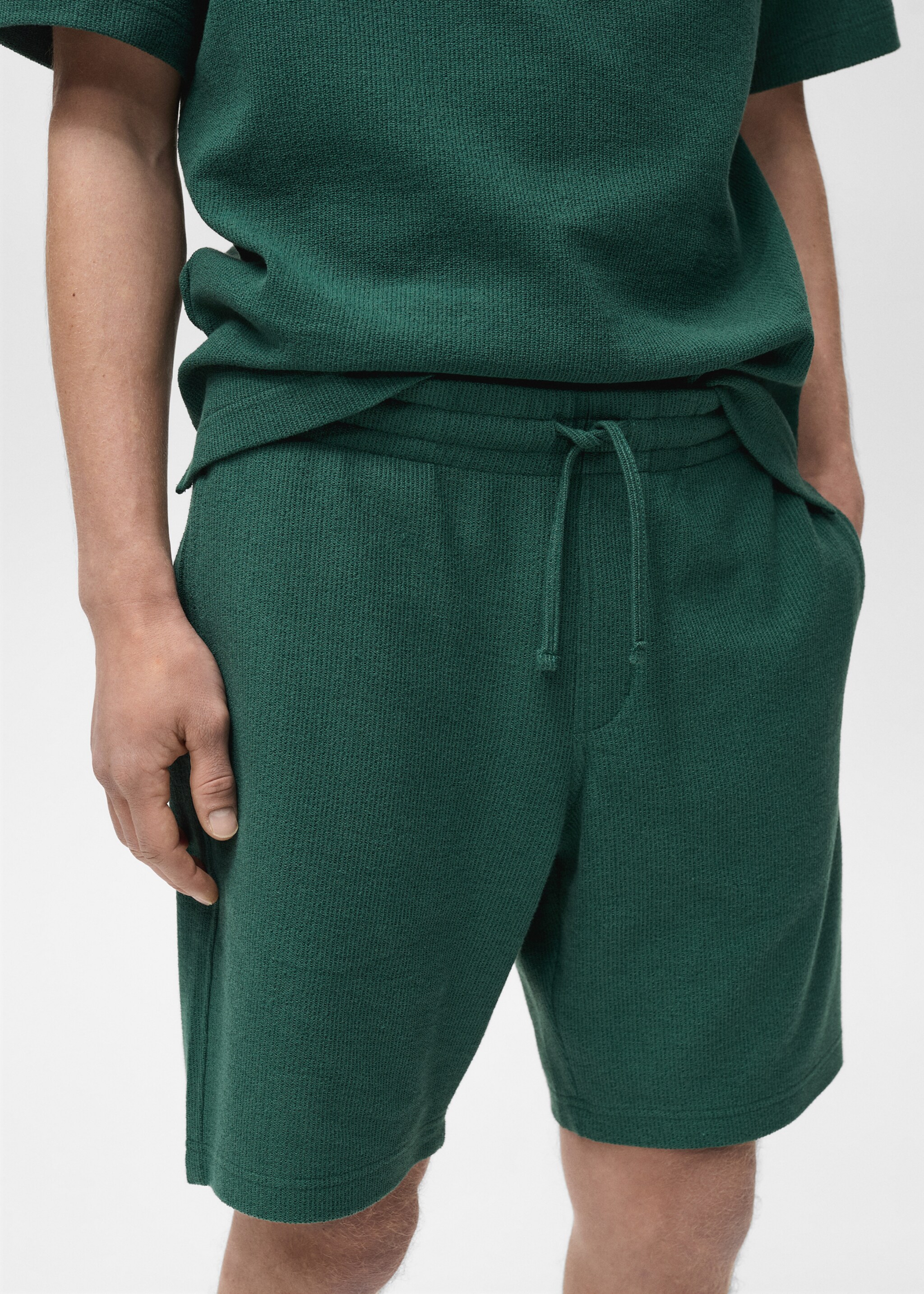 Textured cotton bermuda shorts with drawstring - Details of the article 1, Green. Ref: 87055924-00.