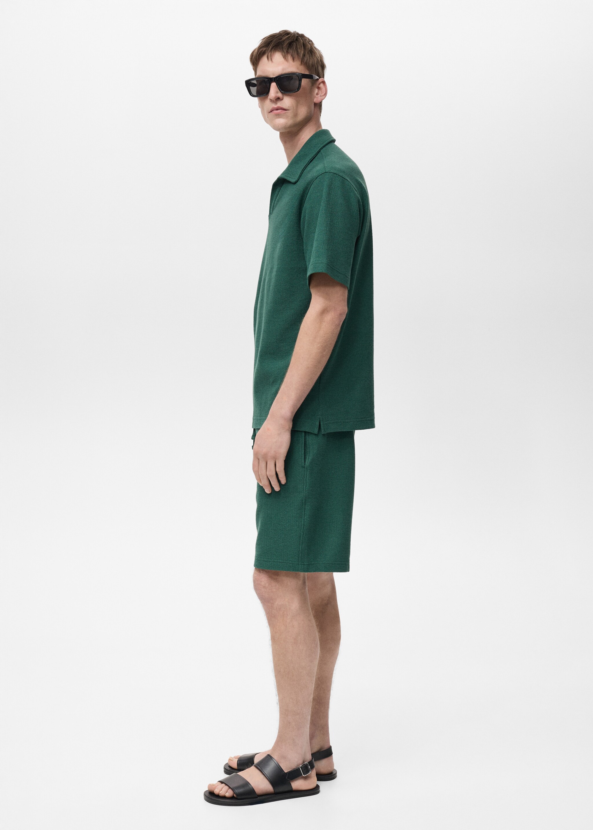 Textured cotton bermuda shorts with drawstring - Details of the article 2, Green. Ref: 87055924-00.