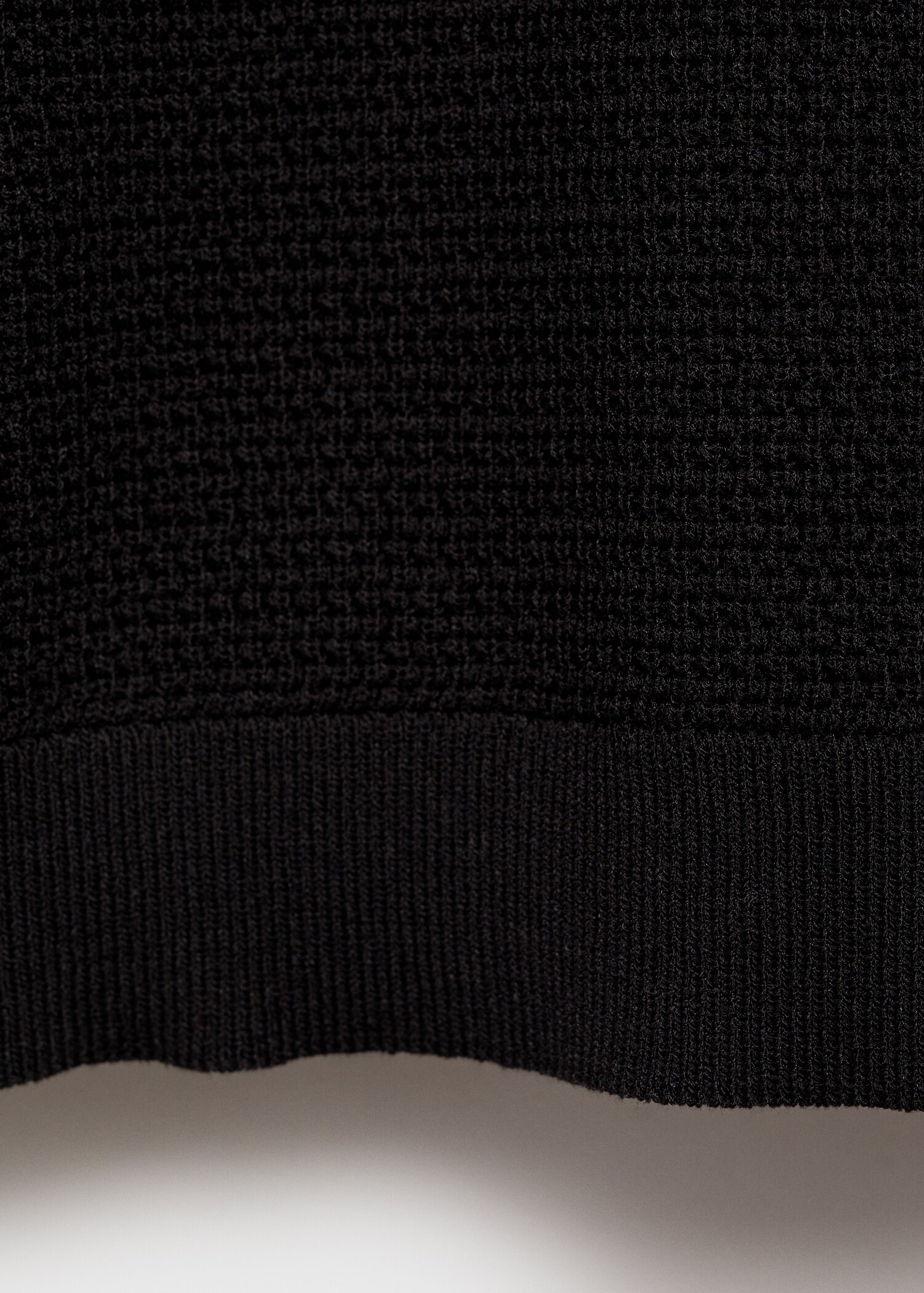 Structured fine-knit polo shirt - Details of the article 0