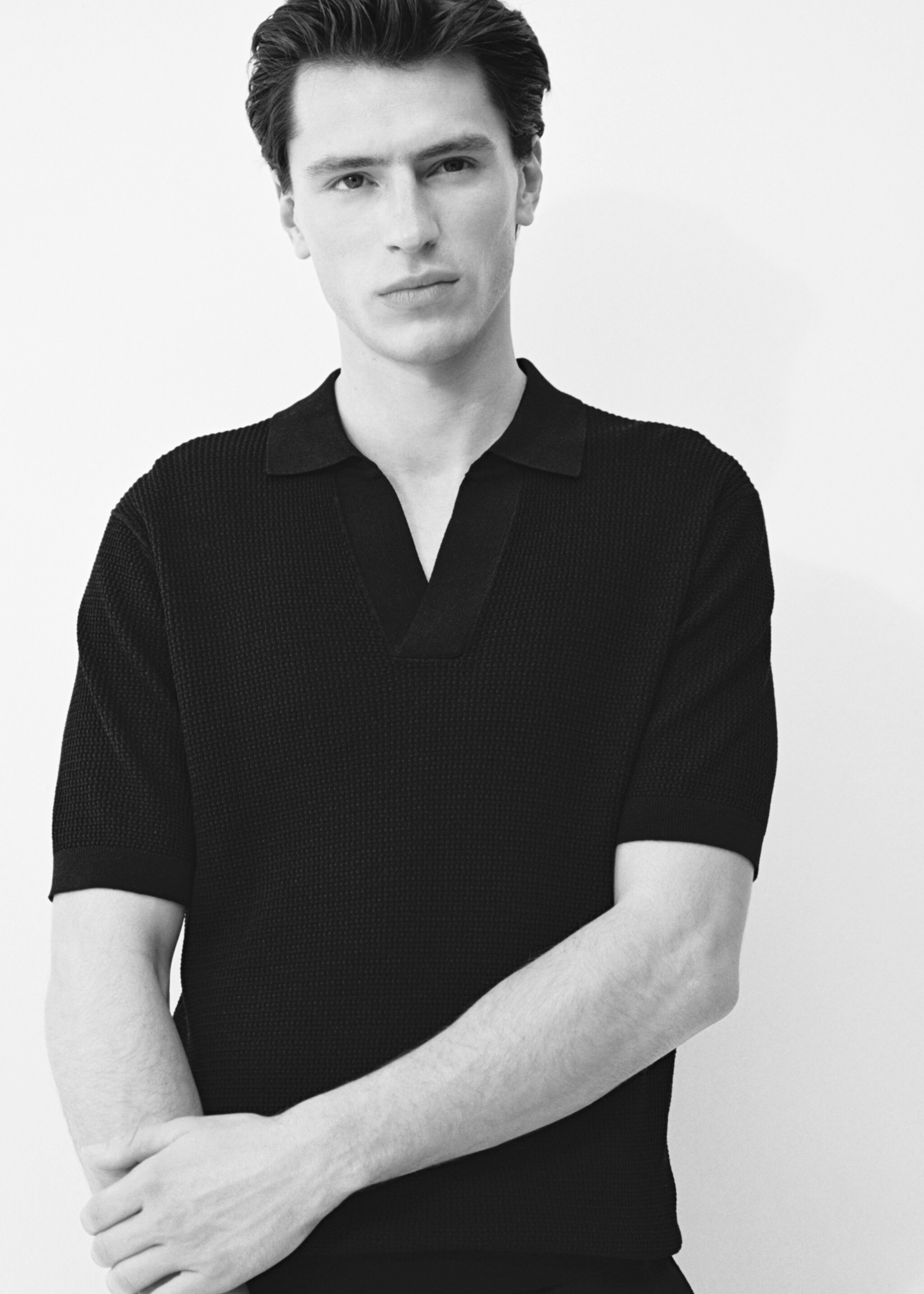 Structured fine-knit polo shirt - Details of the article 3, Black. Ref: 87055933-00.