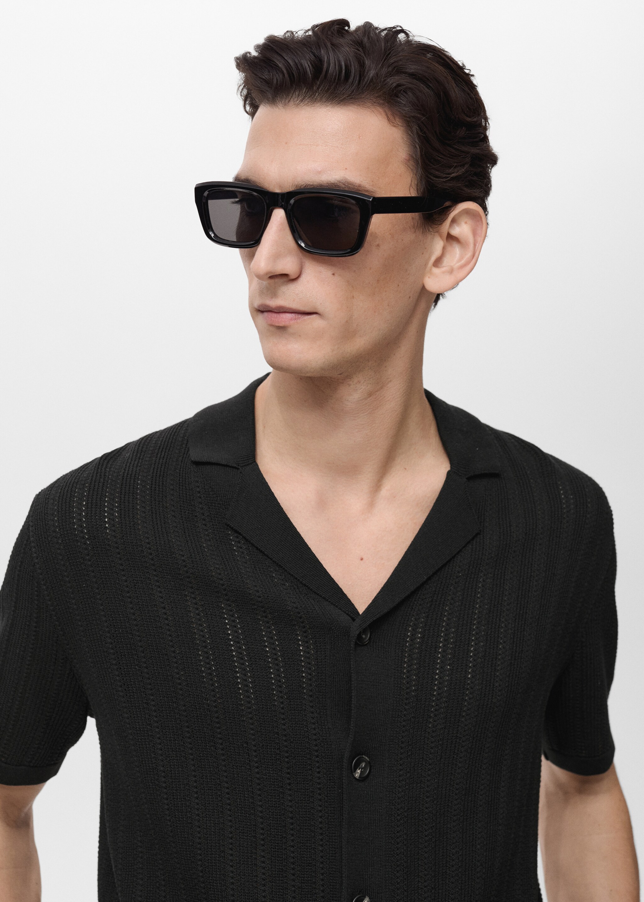 Knitted shirt with pointelle detail - Details of the article 1, Black. Ref: 87055934-00.