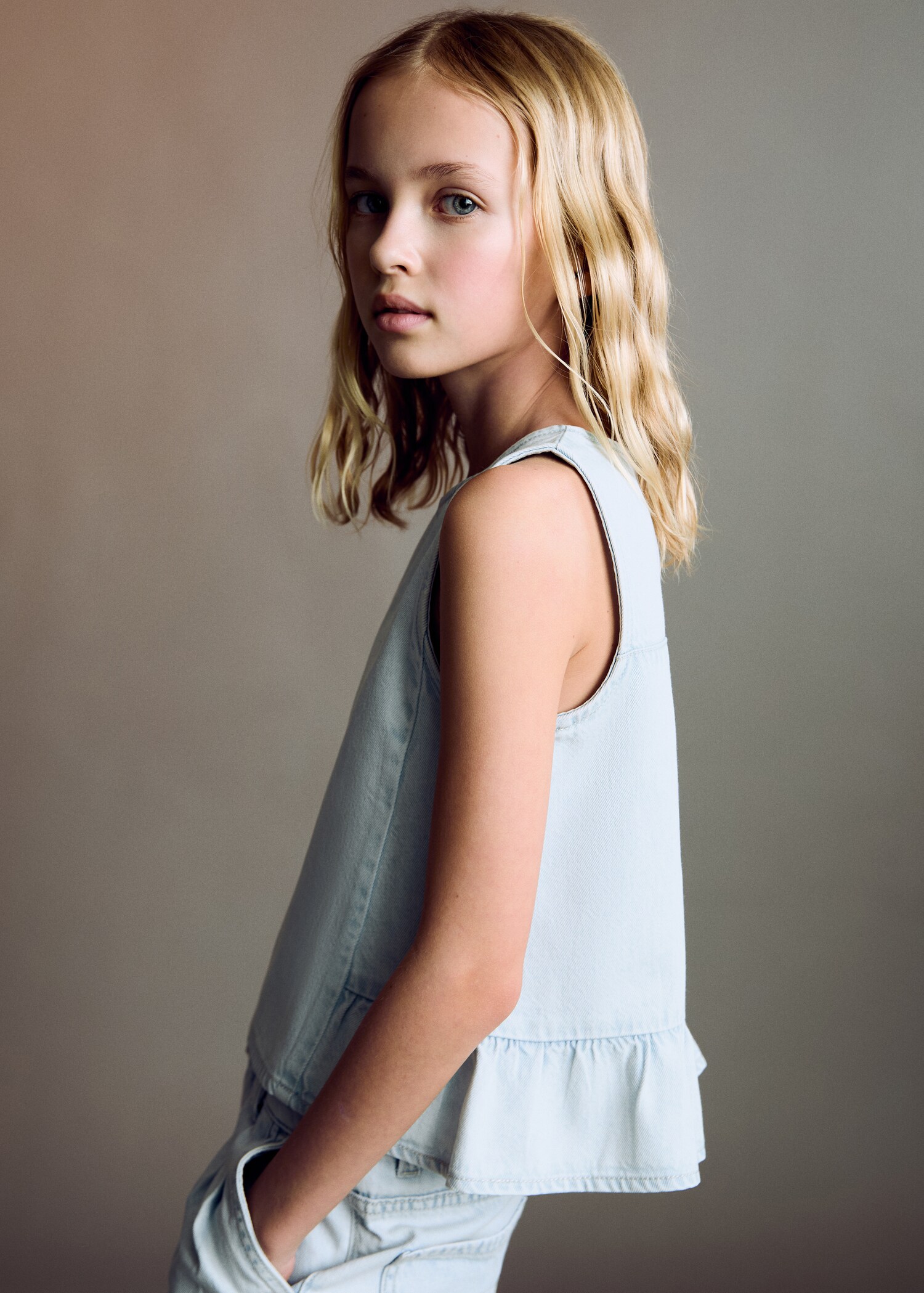 Frilled denim shirt - Details of the article 4