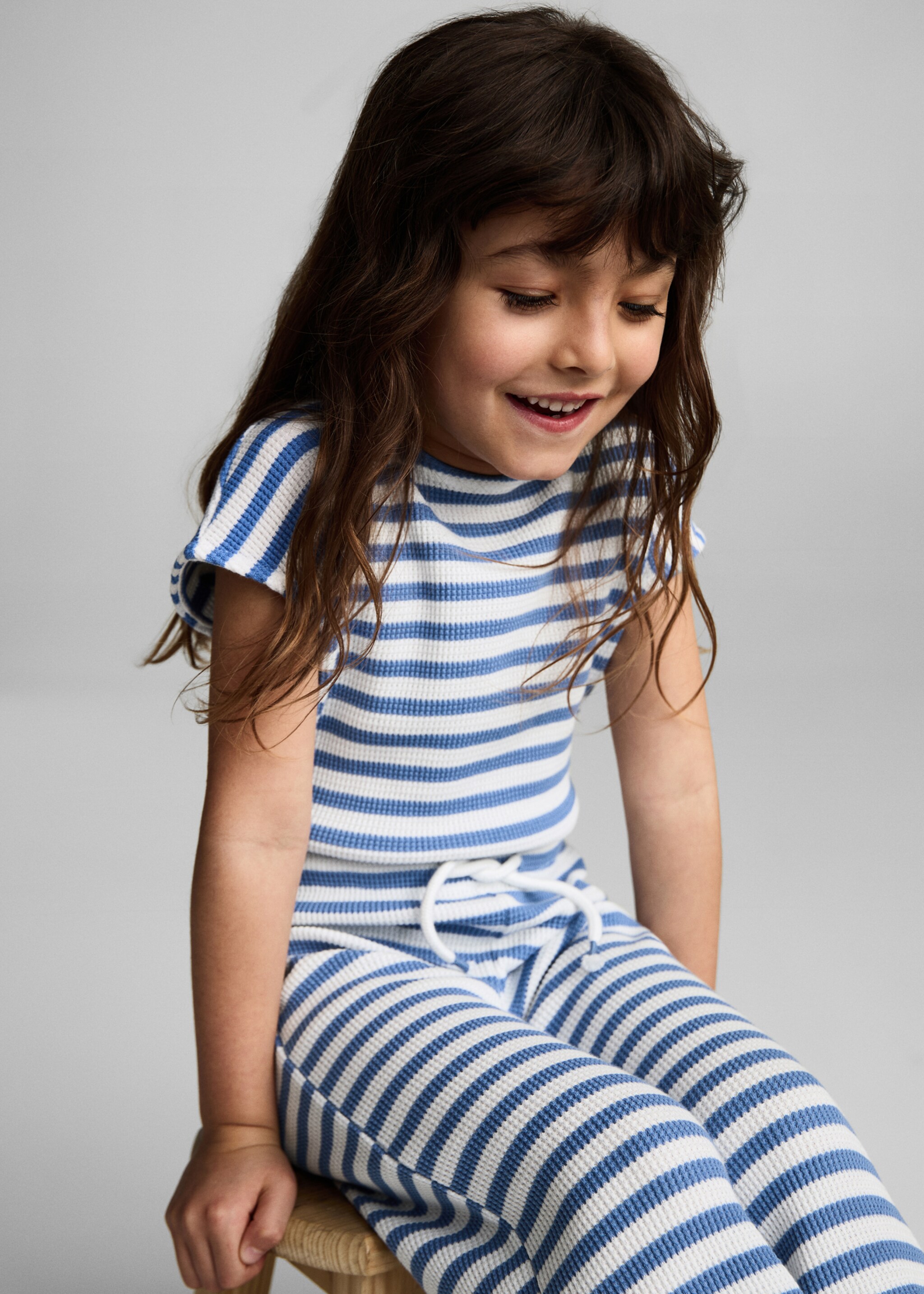 Gestreifter Jumpsuit - Detail des Artikels 2, Dunkles Marineblau. Ref: 87055948-00.