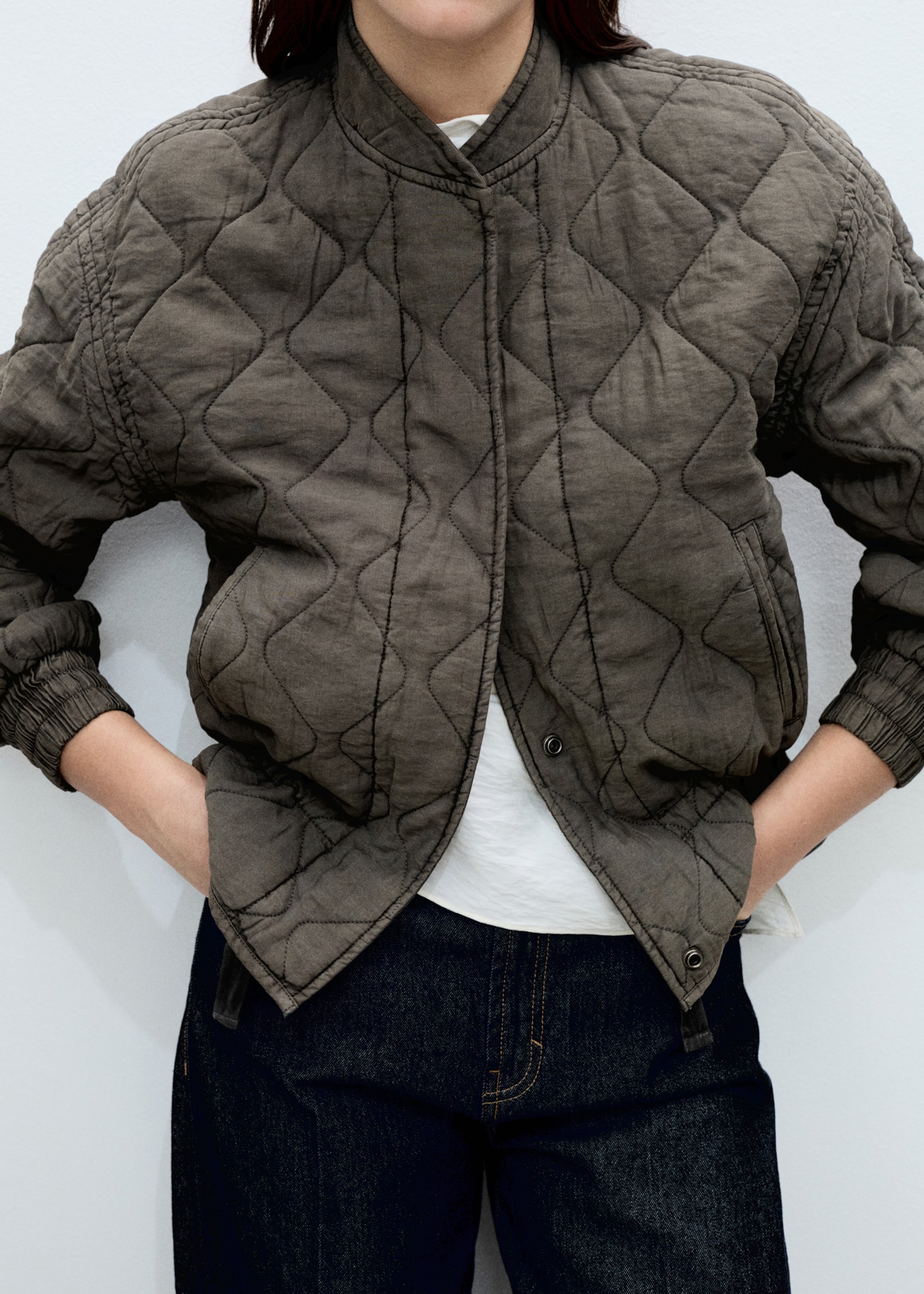Quilted bomber jacket - Details of the article 6, Grey. Ref: 87055968-00.