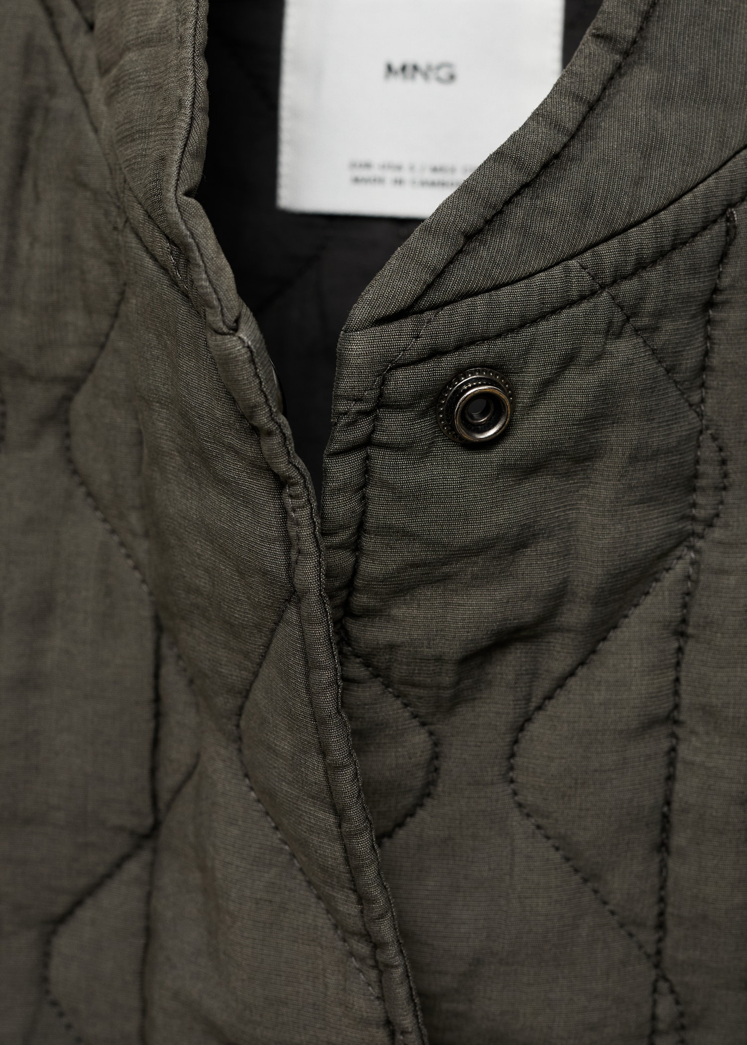 Quilted bomber jacket - Details of the article 8